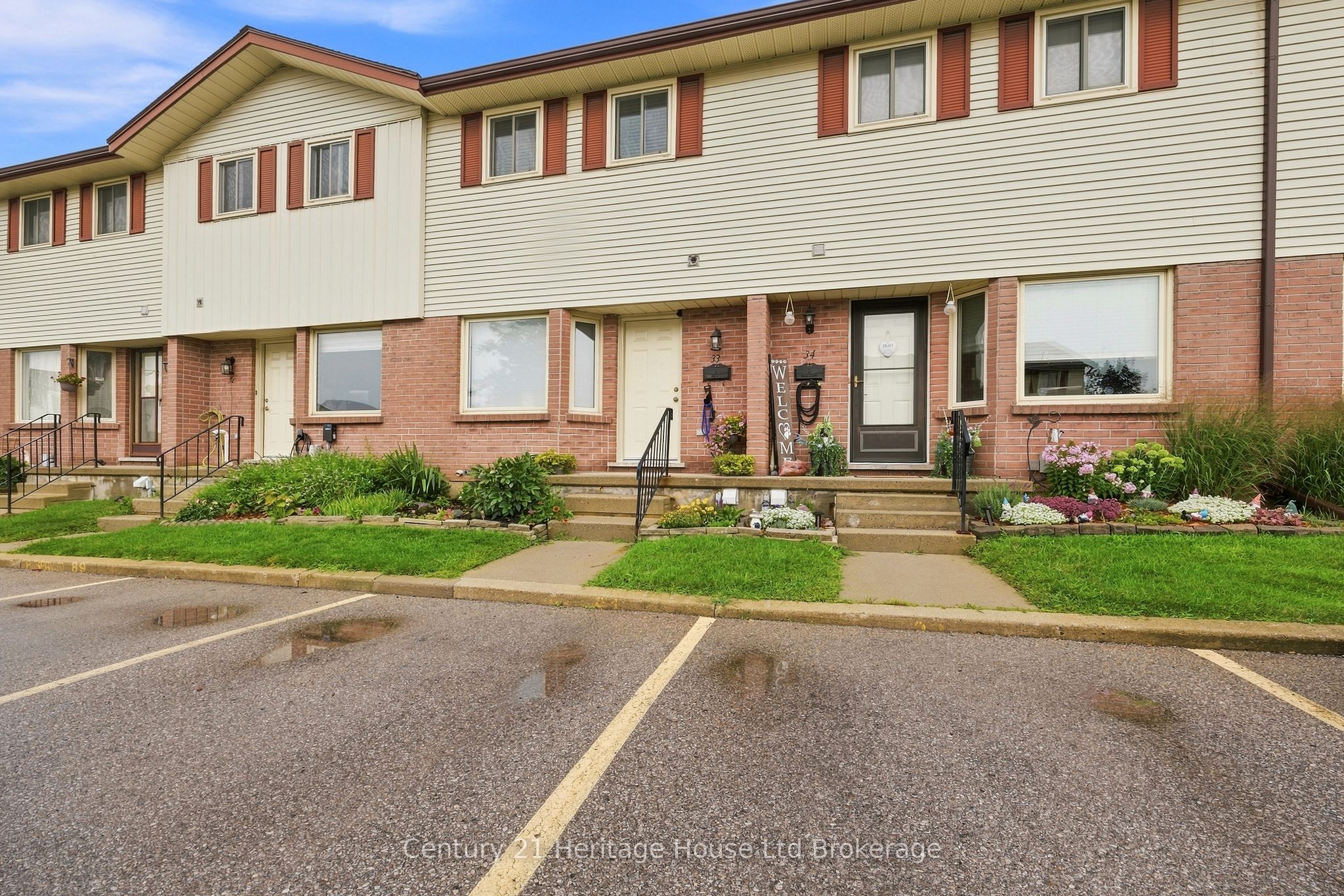 1115 Nellis Street 33