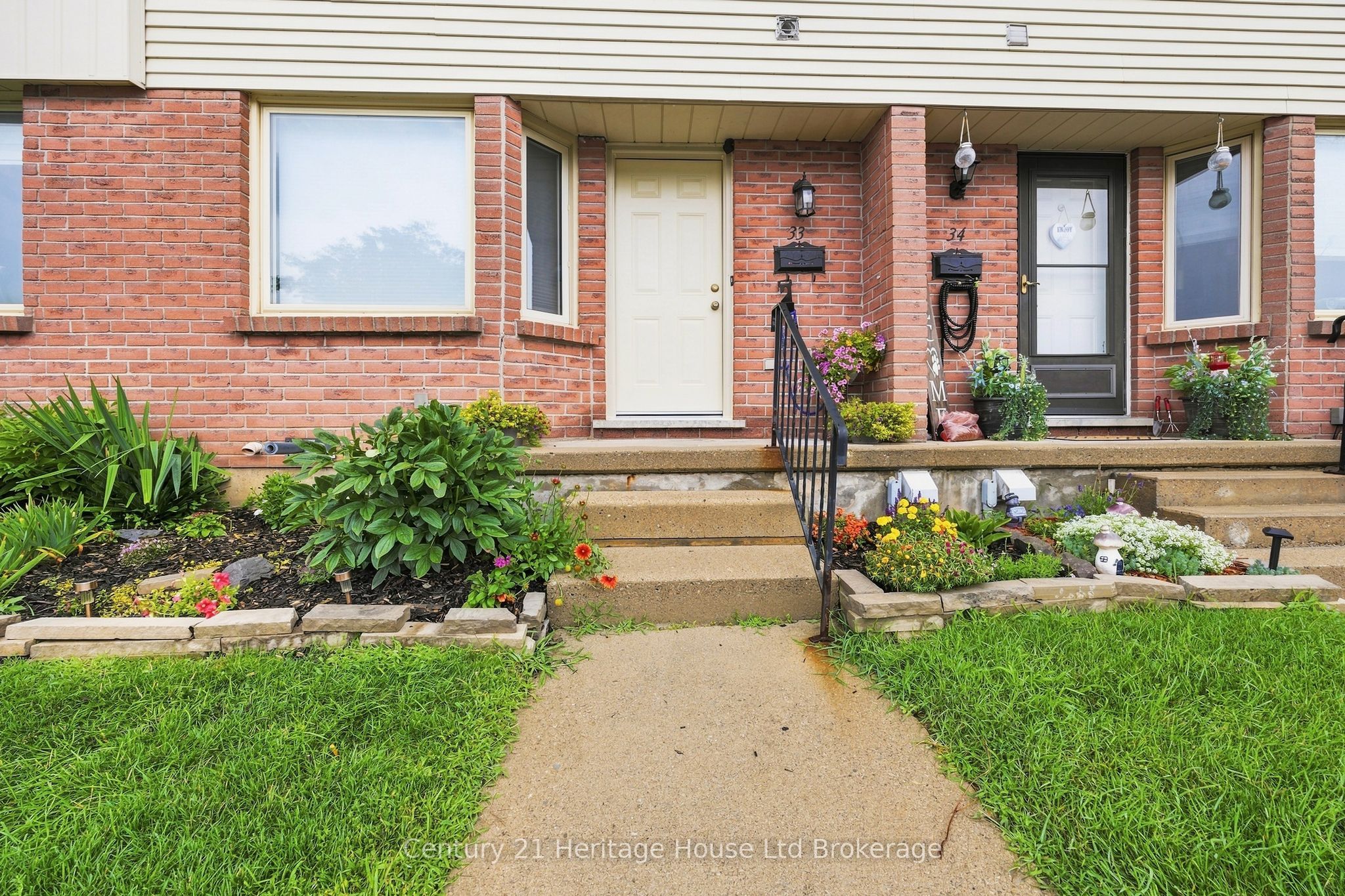1115 Nellis Street 33