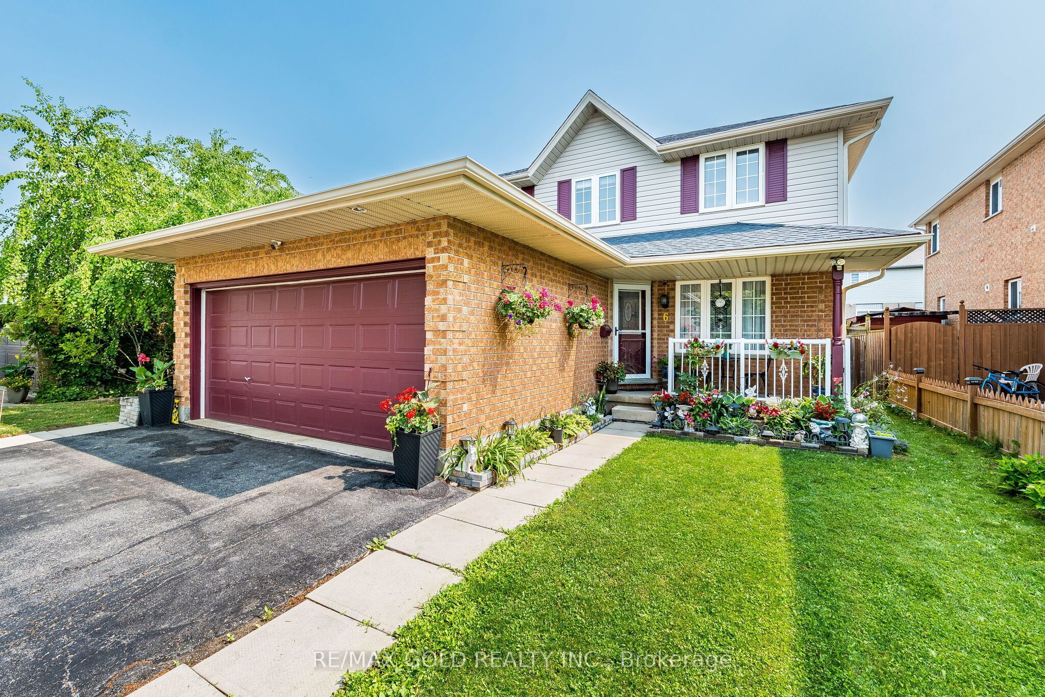 6 Moffatt Lane