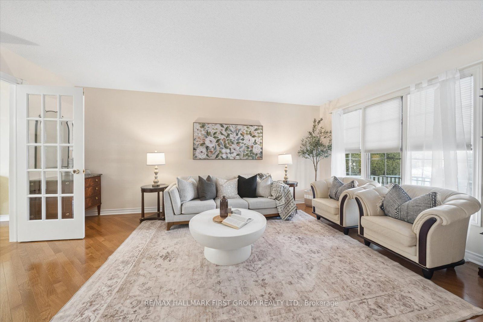 1674 Heathside Crescent