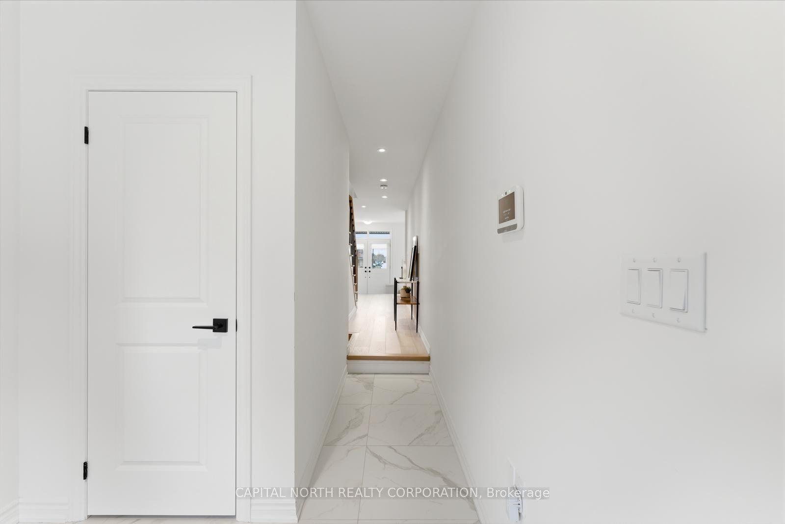 32 Holyrood Crescent