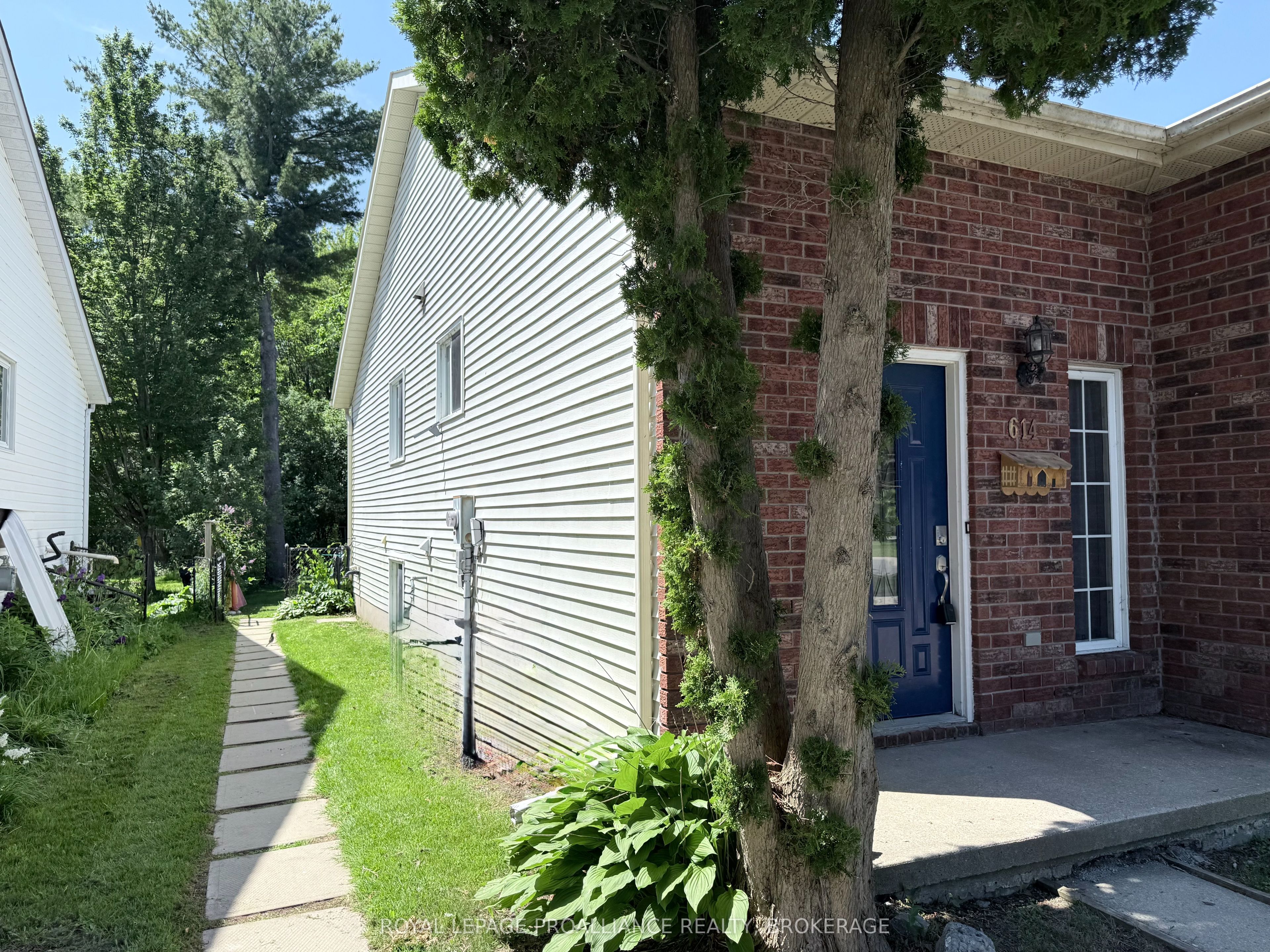 614 Barnsley Crescent