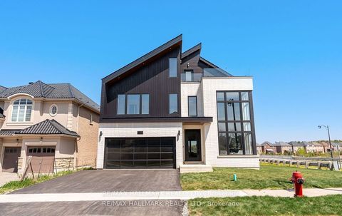 88 Cosford Street Aurora ON L4G 0G6