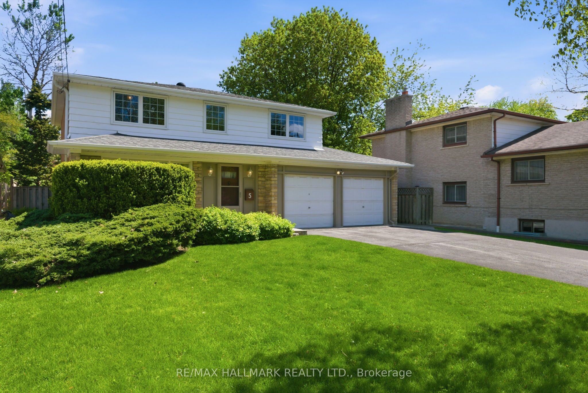 5 Bethune Boulevard
