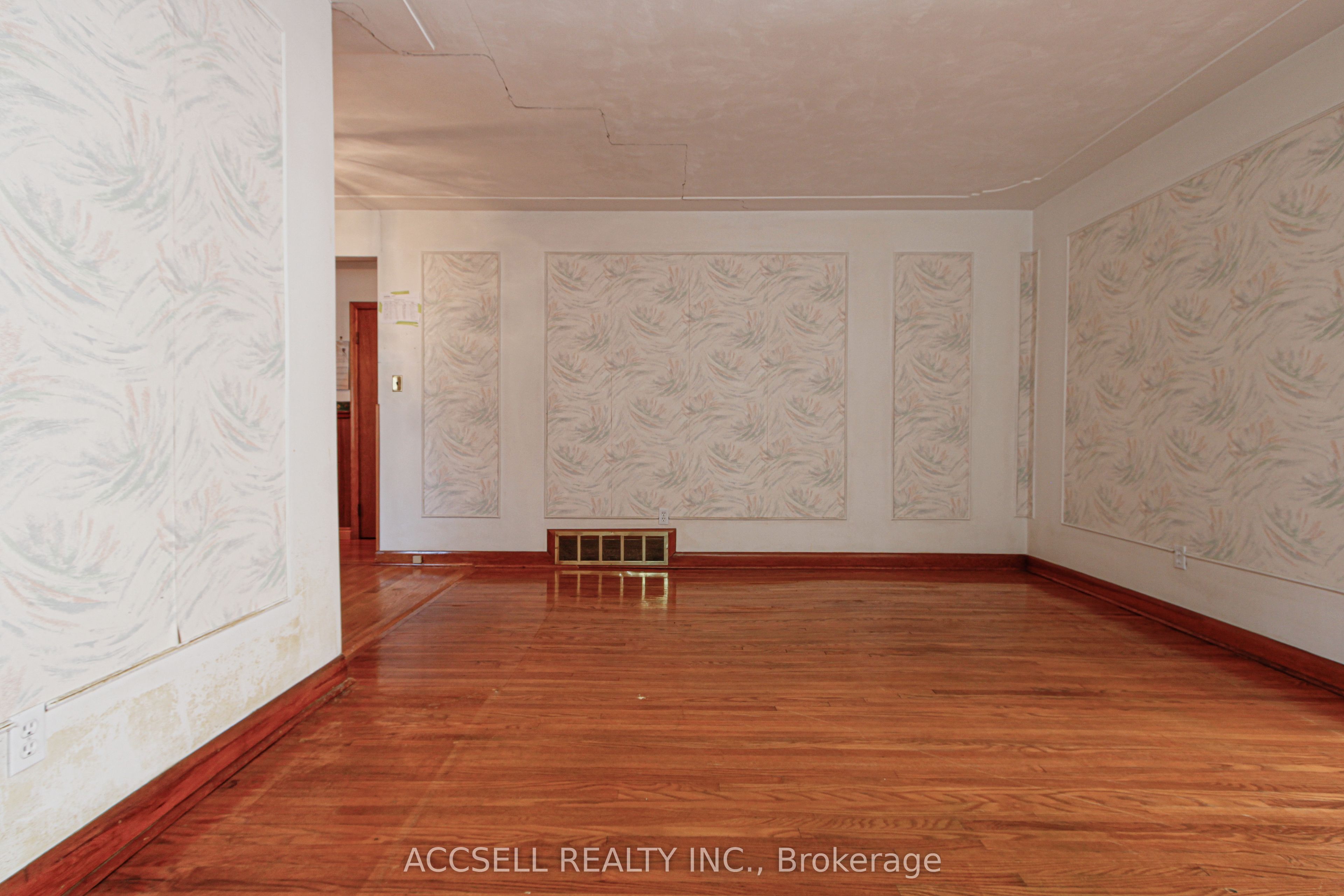 1358 Sedgewick Crescent