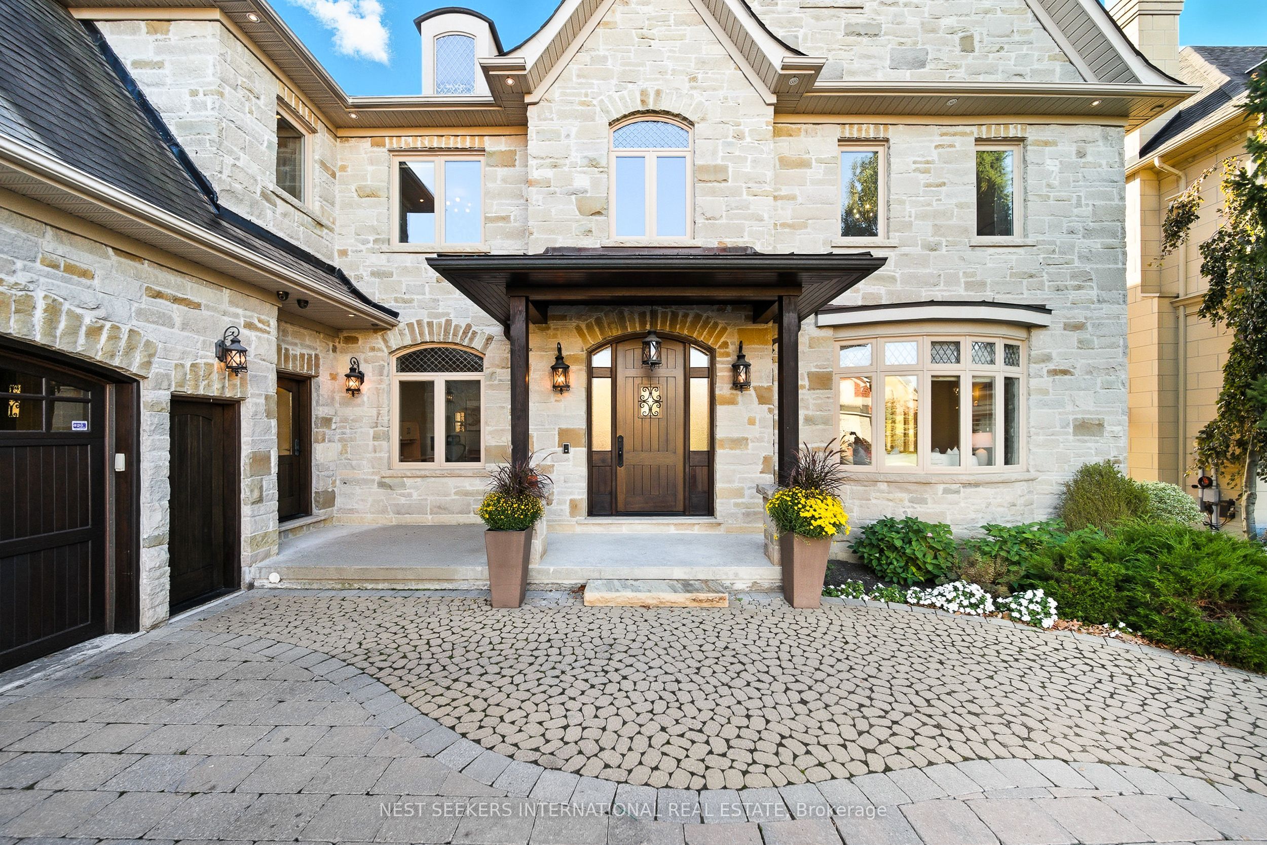 79 Grandvista Crescent