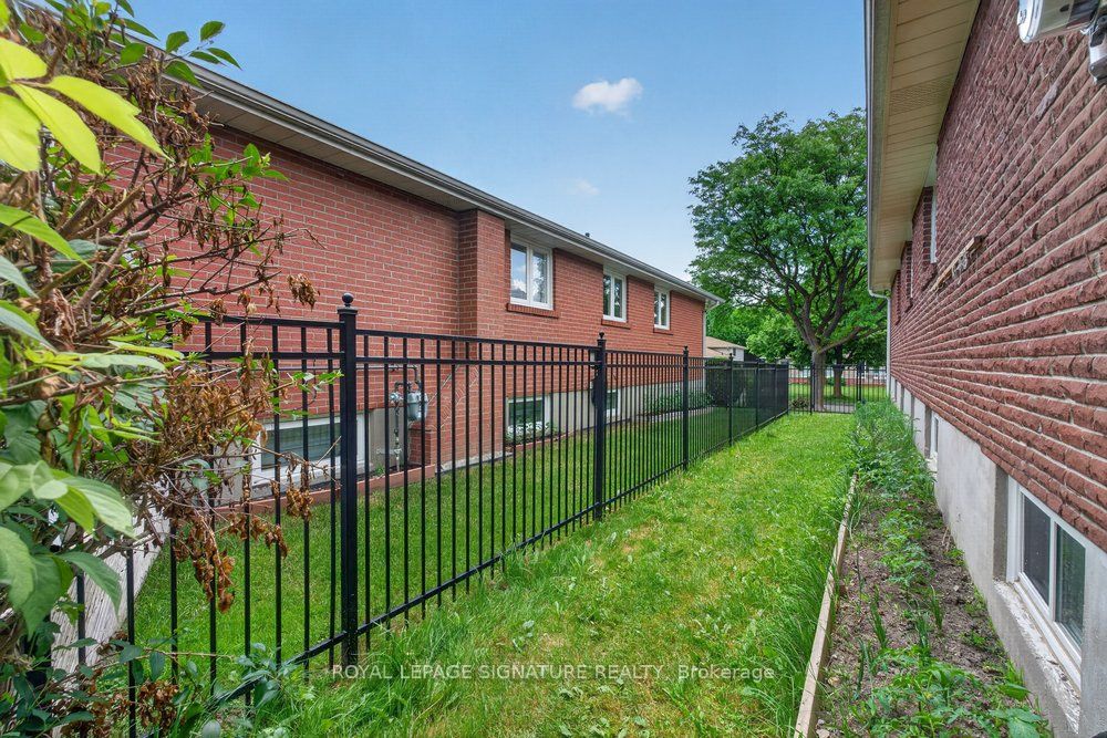 439 Ginger Downs