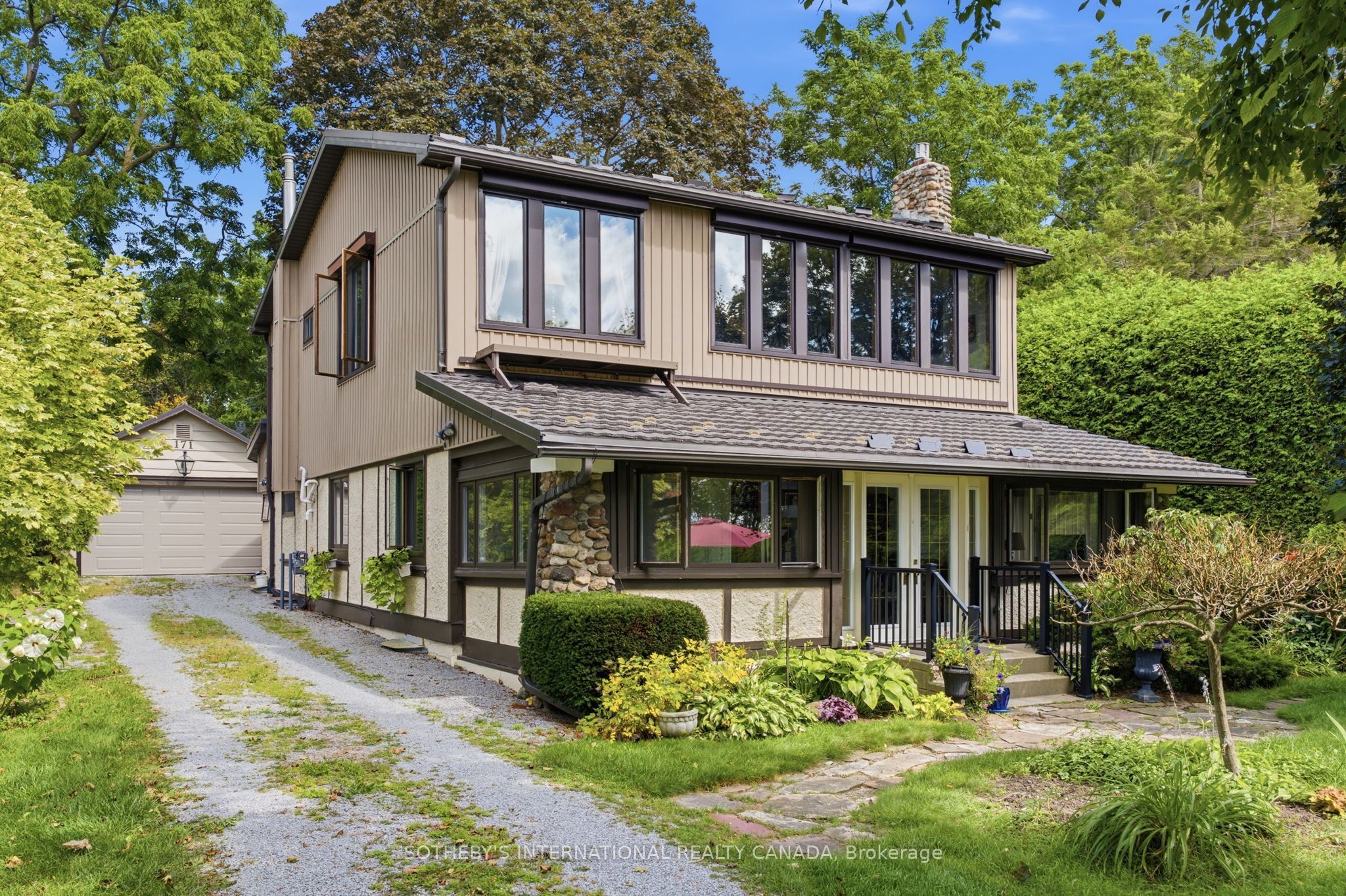 171 Lake Drive N