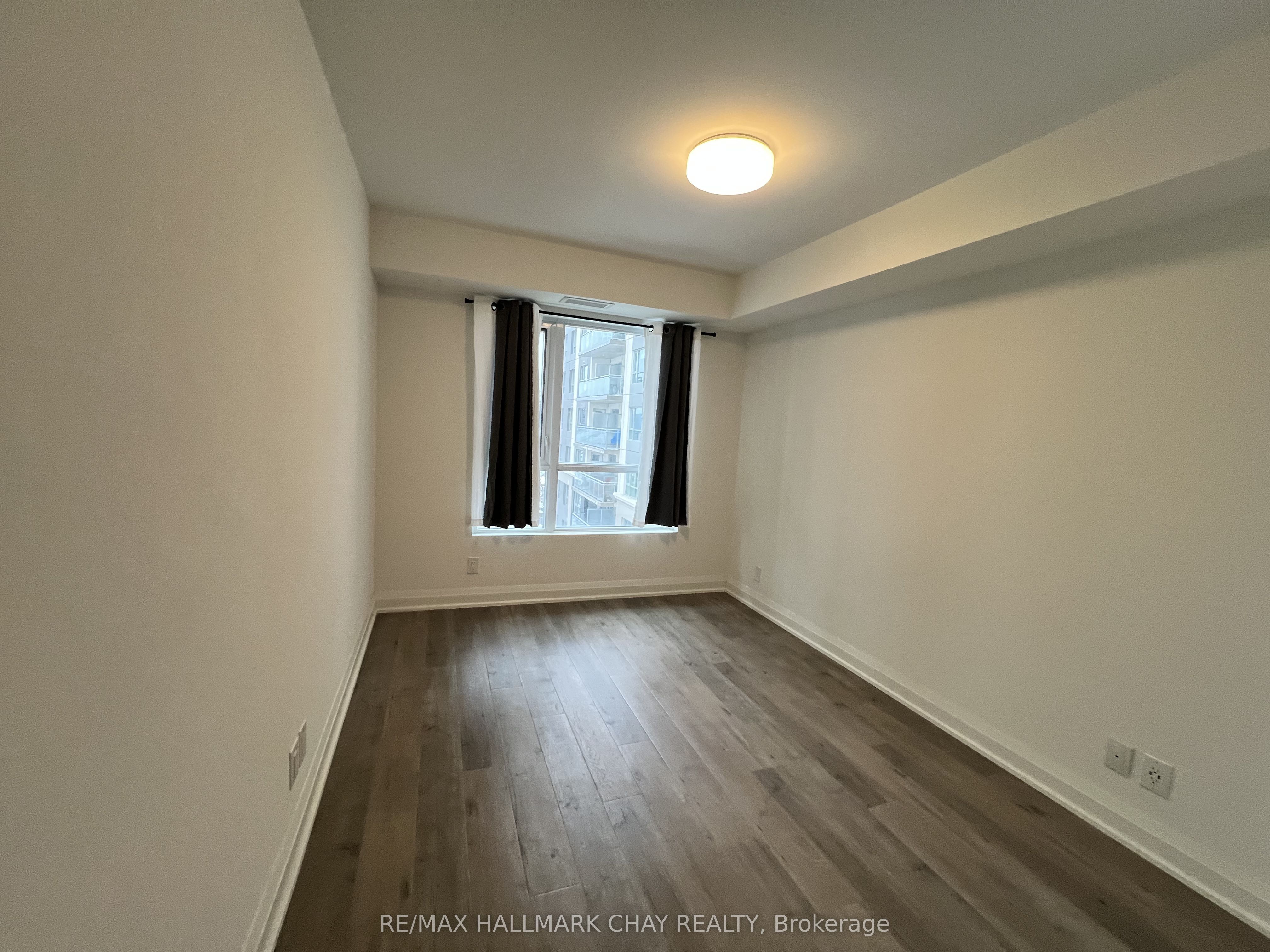 58 LAKESIDE Terrace 618