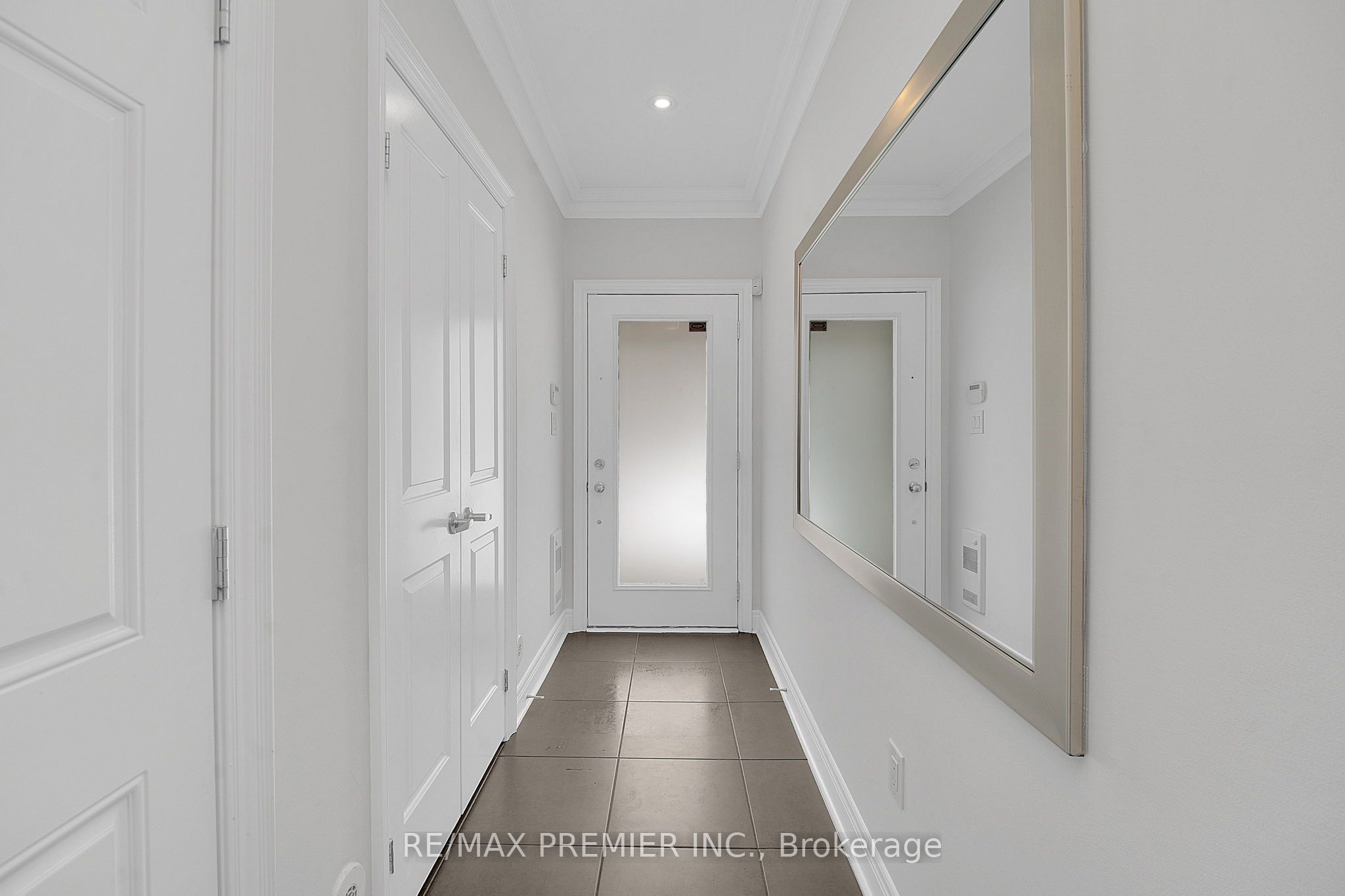 27 Powseland Crescent 12