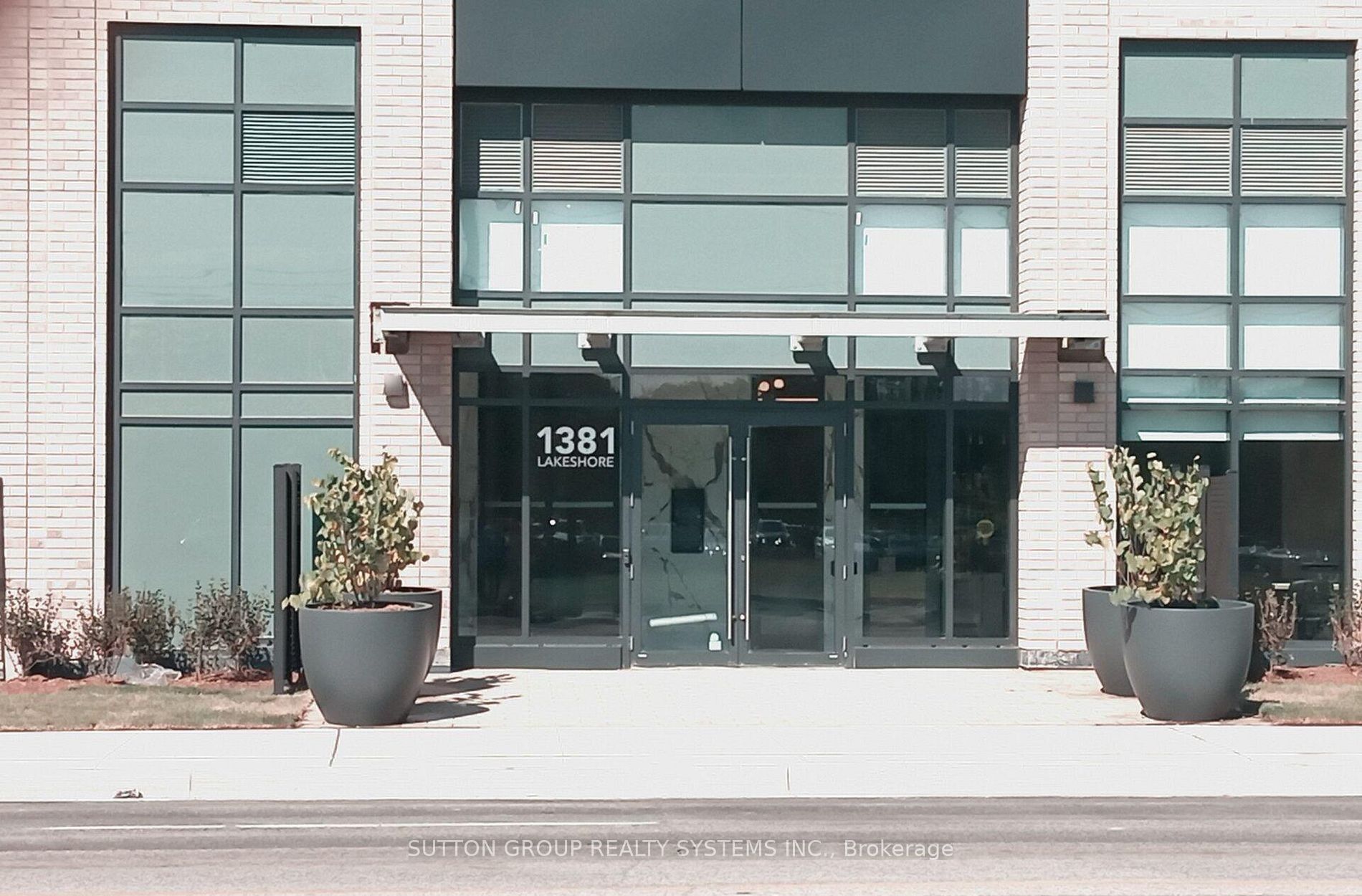 1381 Lakeshore Road E 609