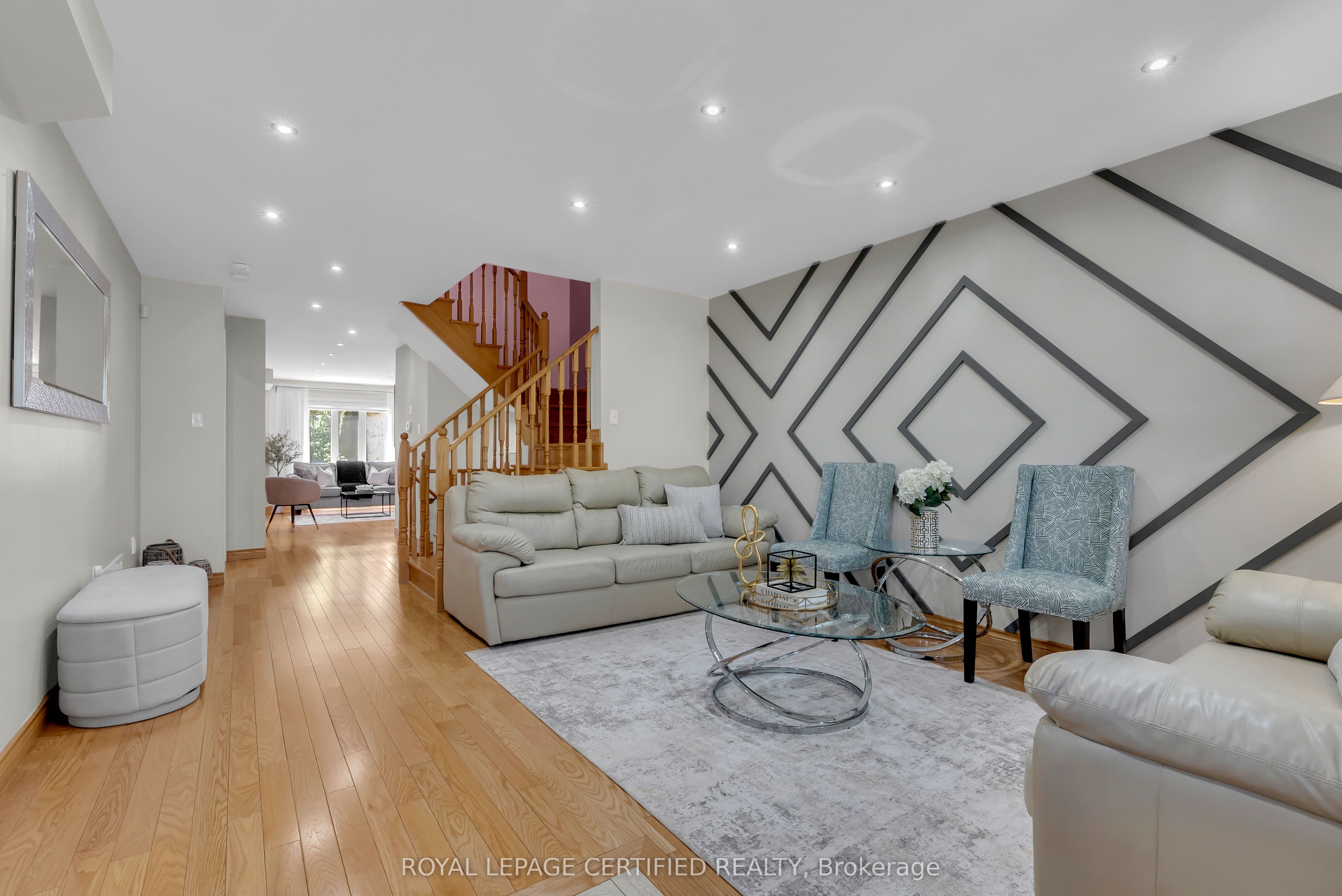 384 Duncan Lane