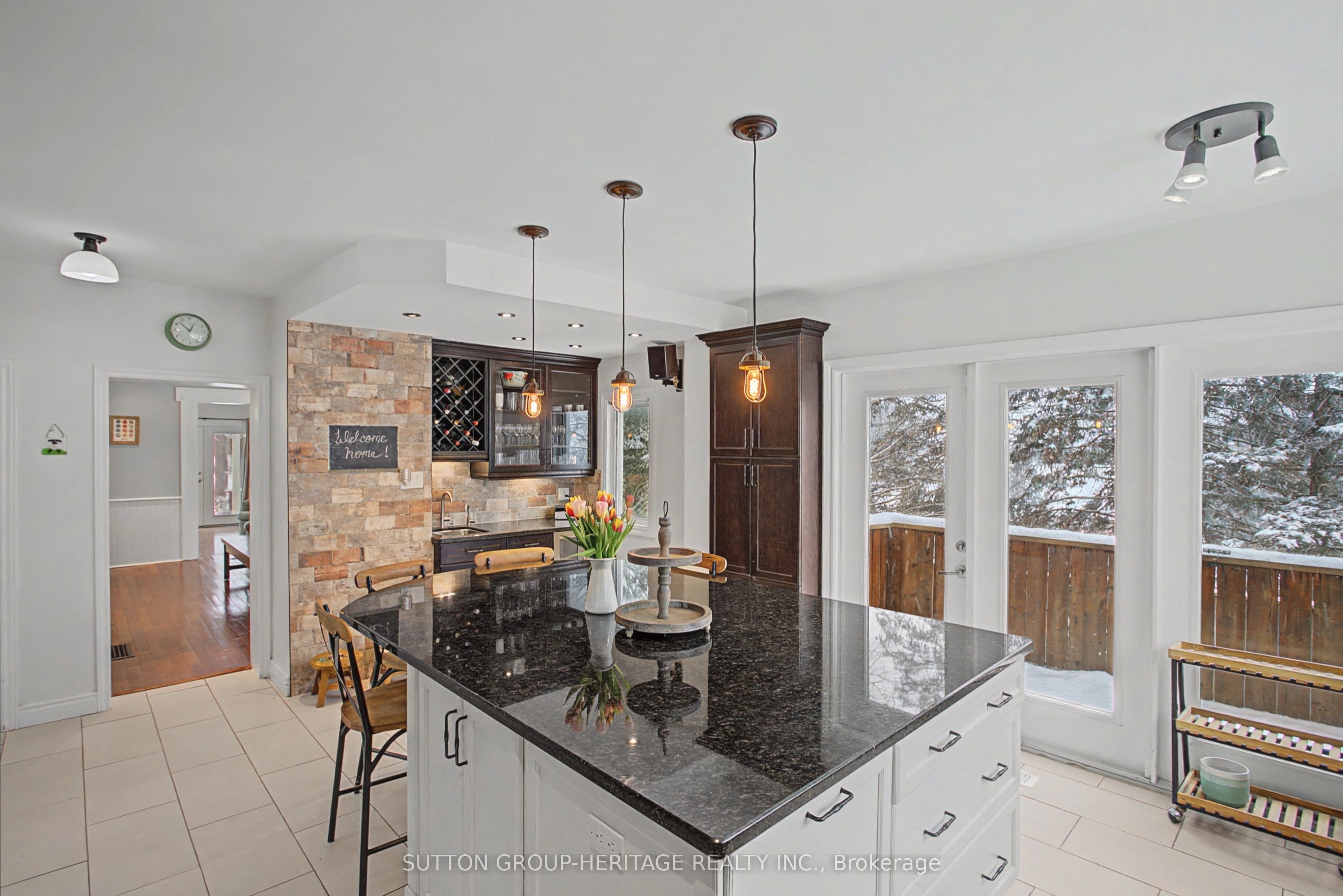 2460 Sixth Concession Road