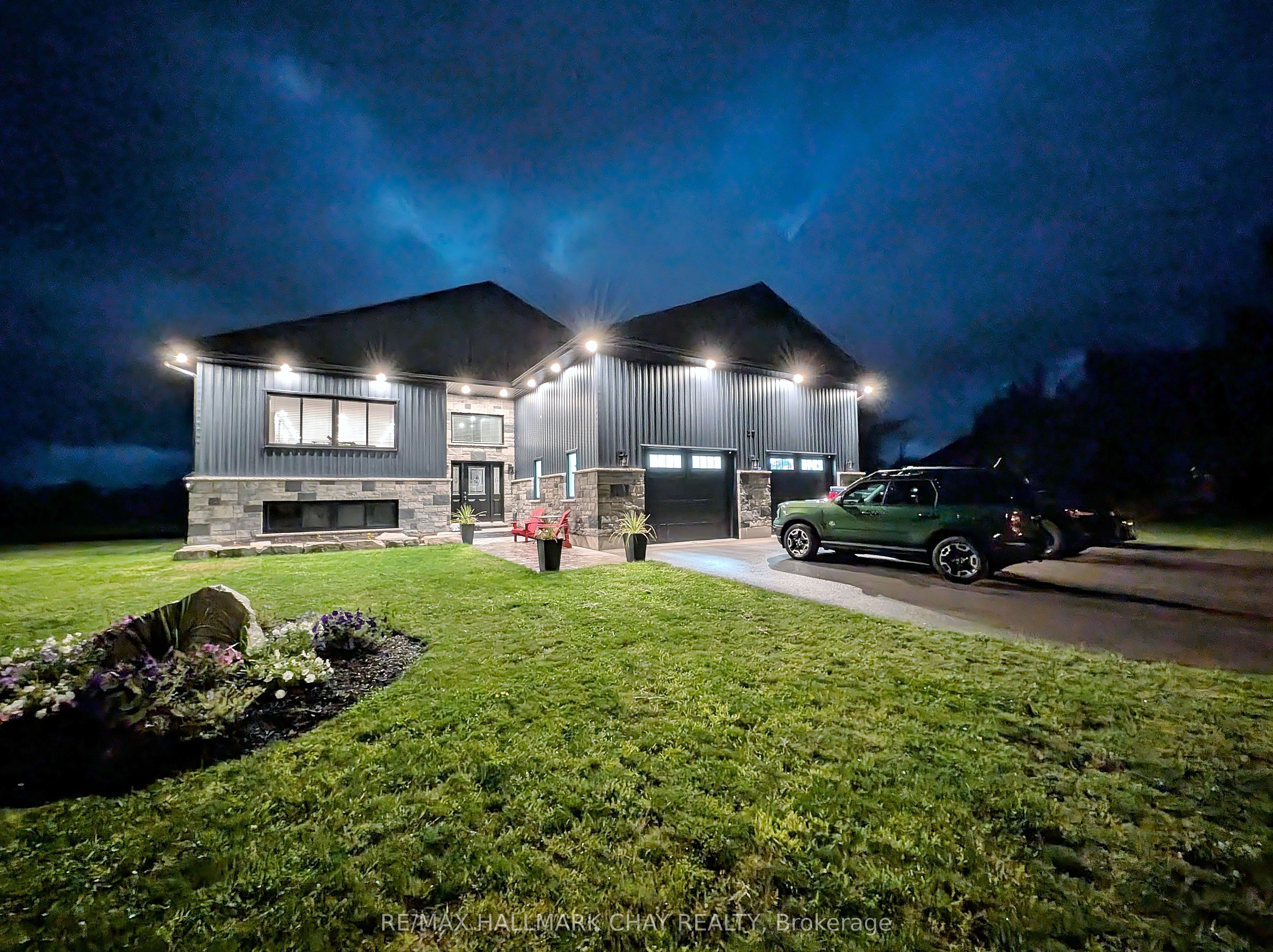 37 HILLSIDE Drive
