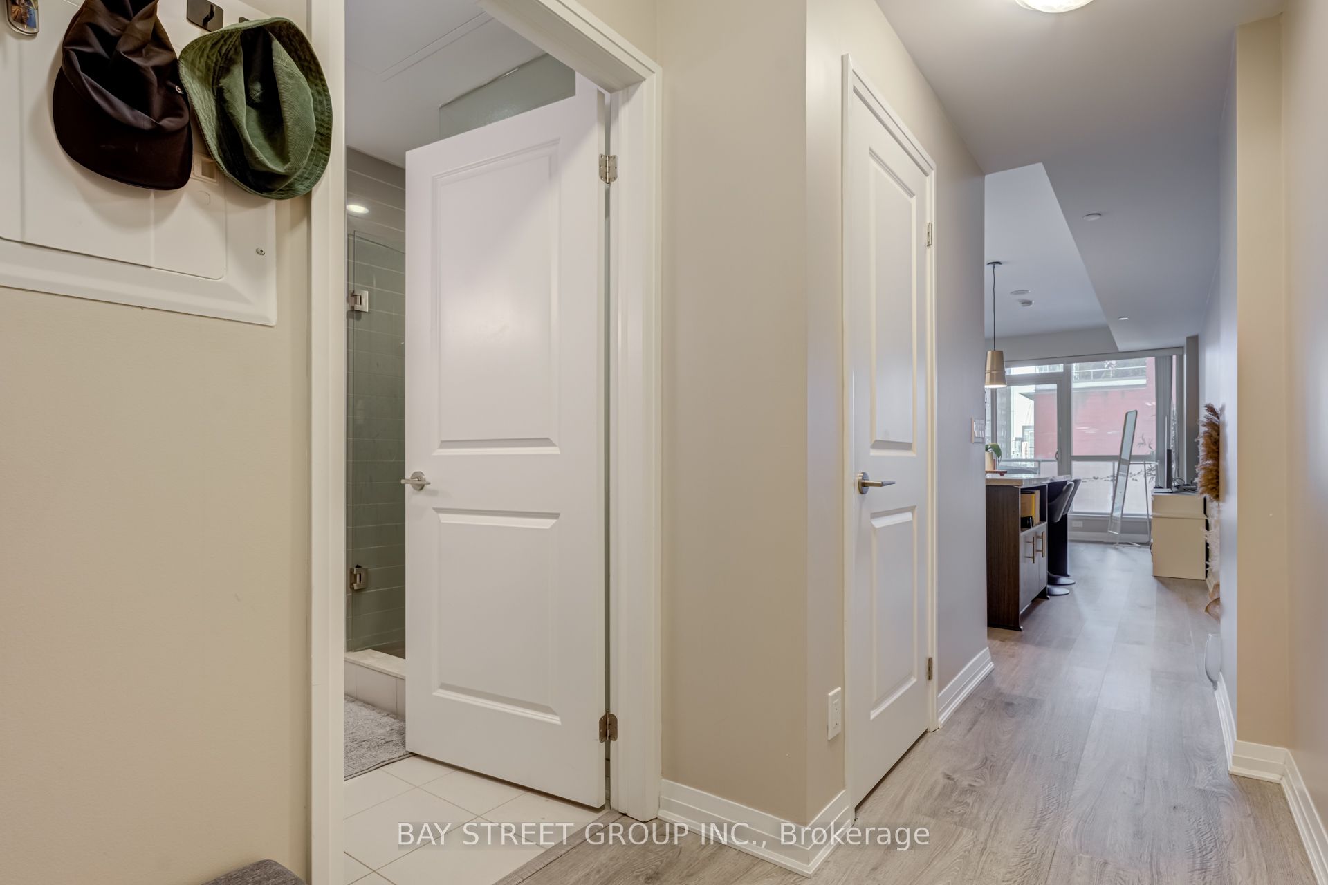 8 Mercer Street 909
