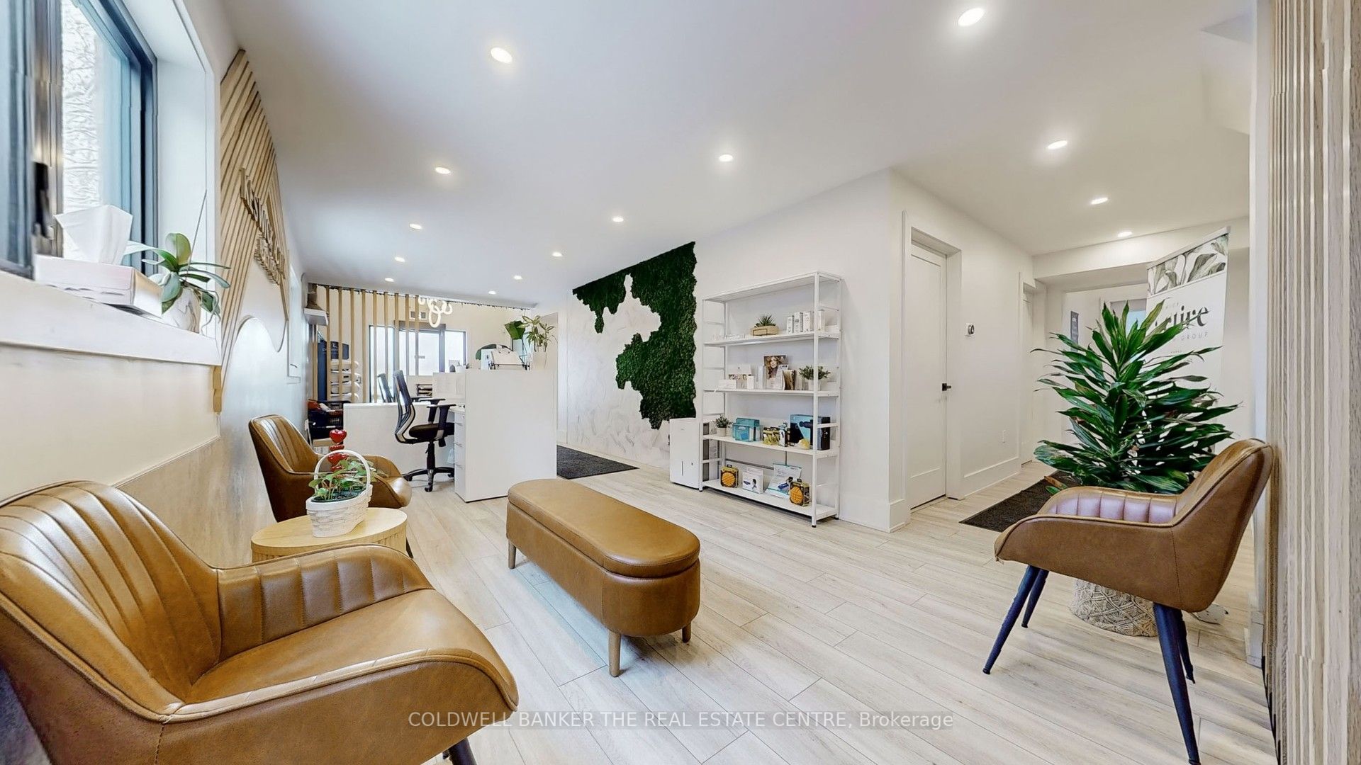 543 The Queensway N/A S