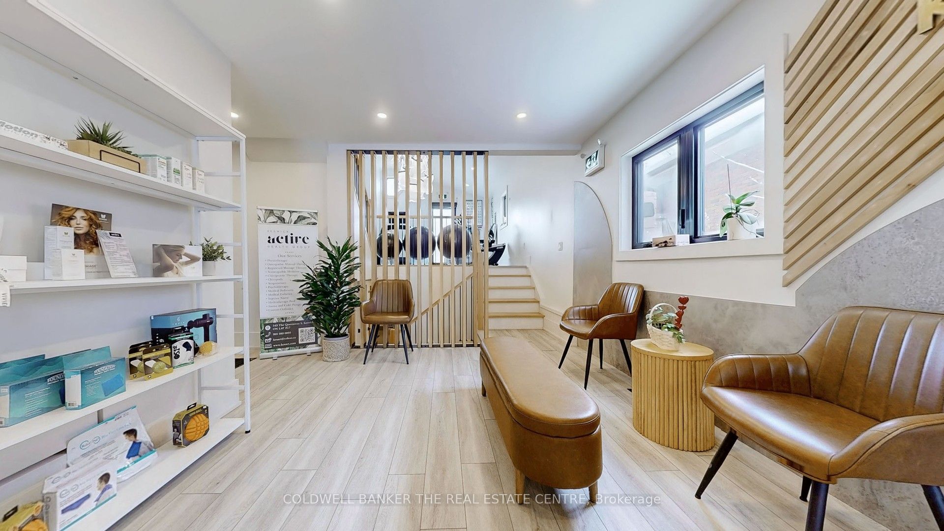 543 The Queensway N/A S