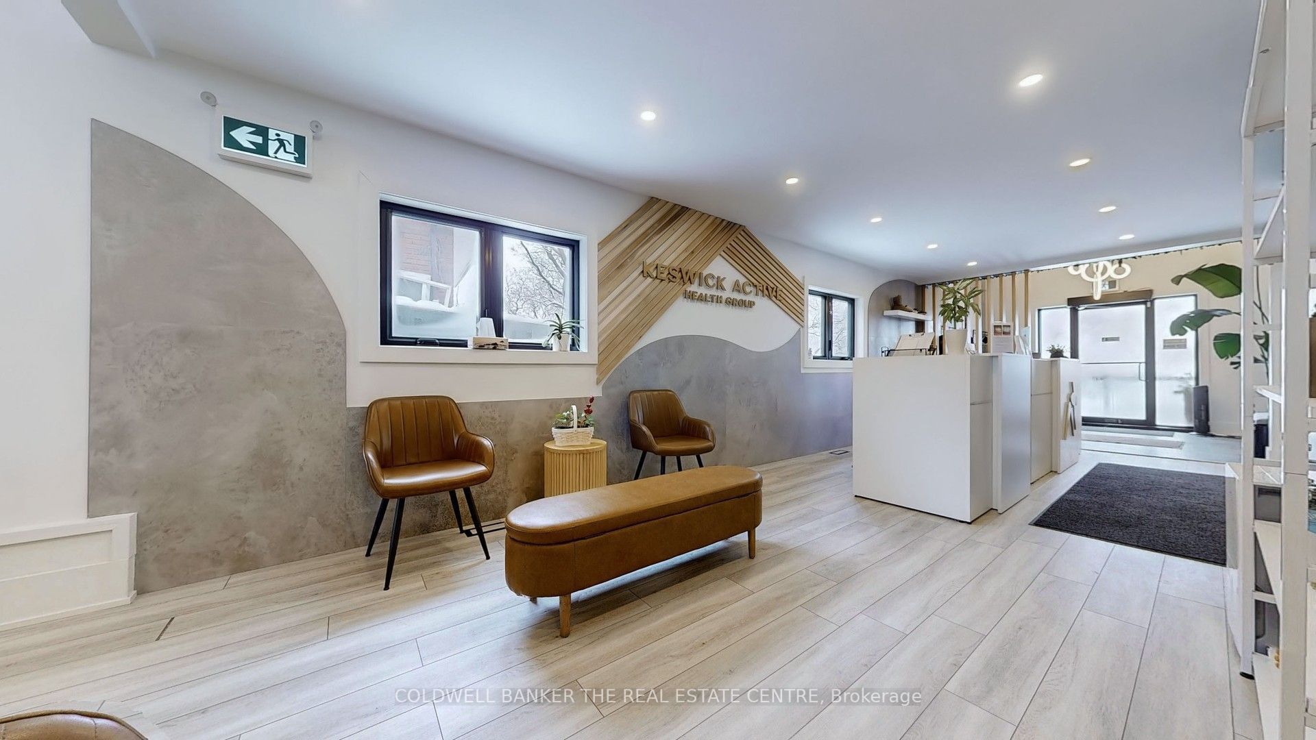 543 The Queensway N/A S