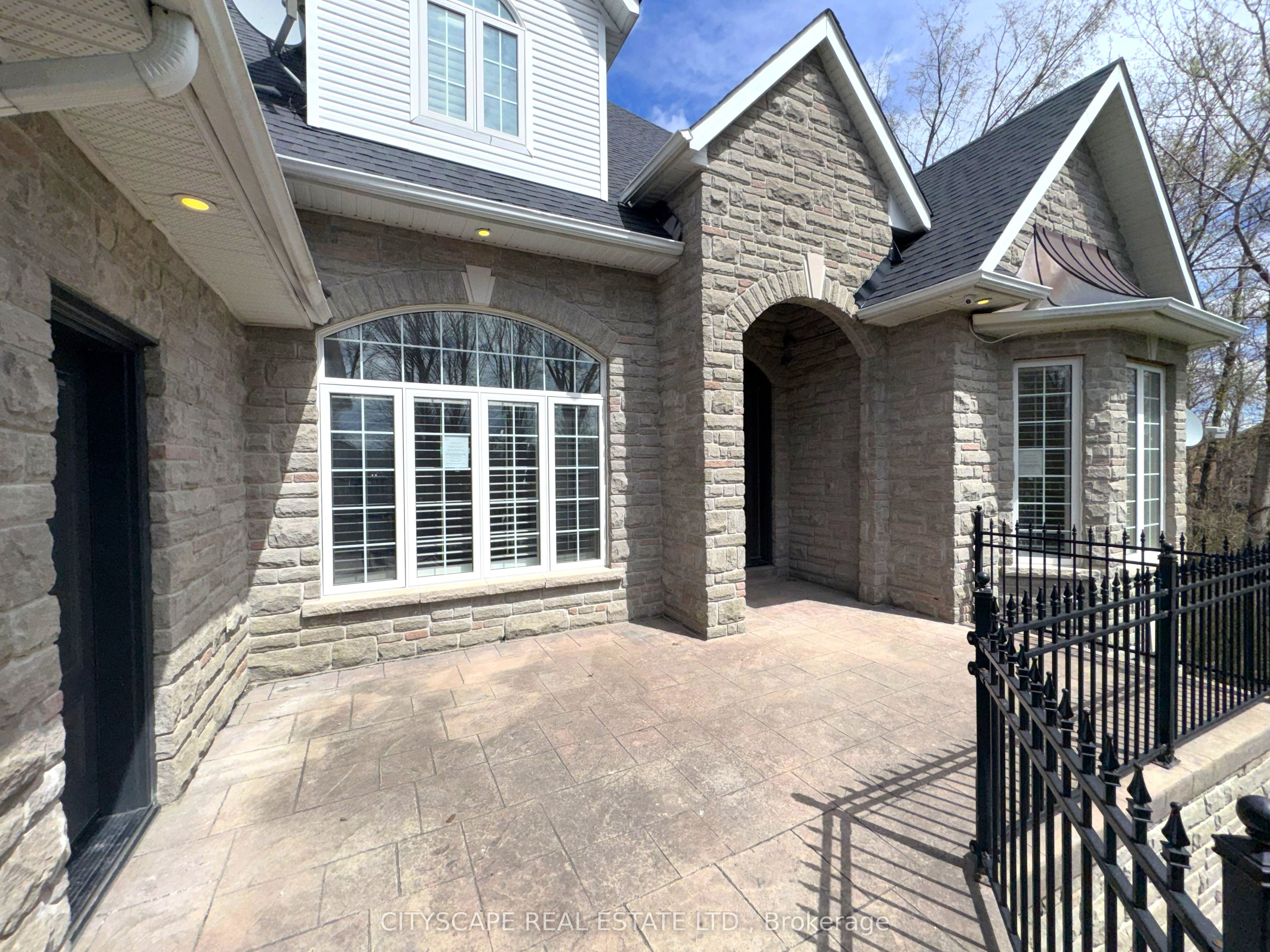 369 Coventry Hill Trail