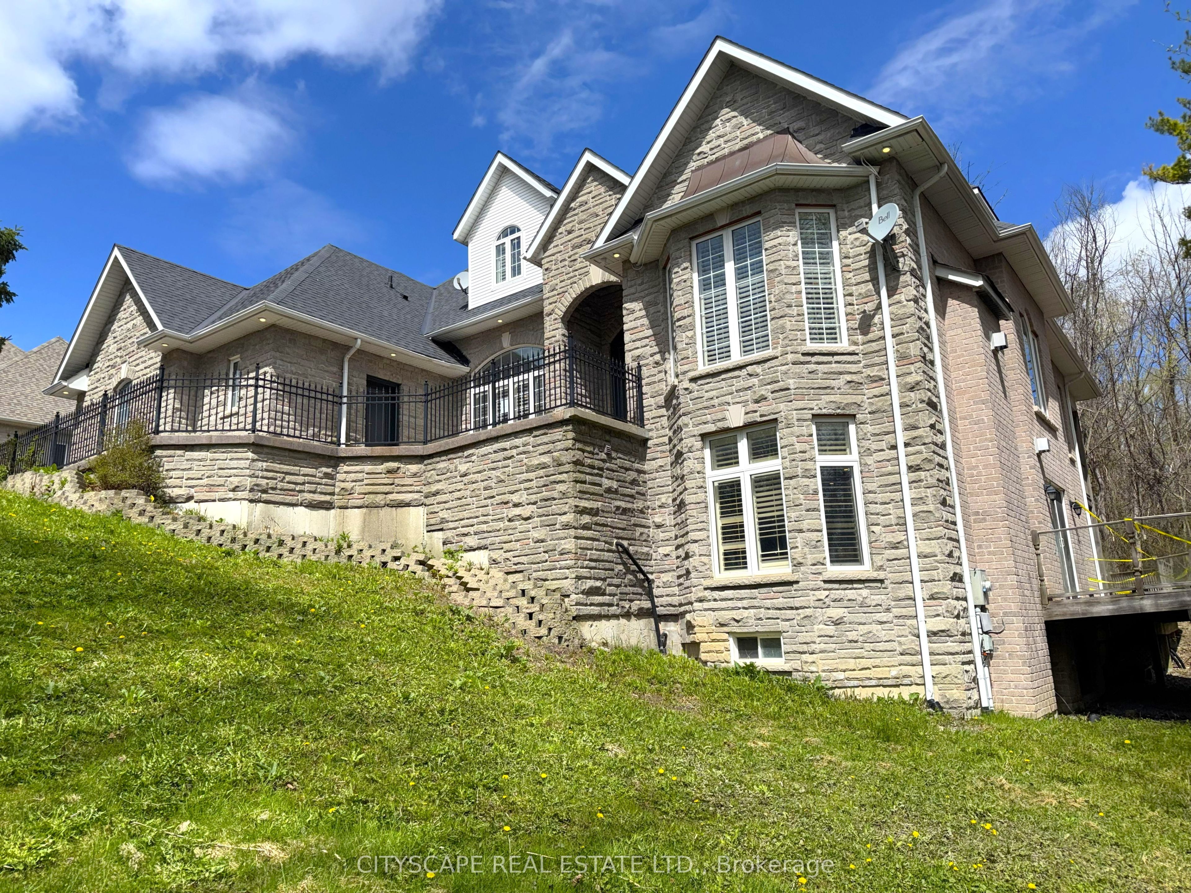 369 Coventry Hill Trail