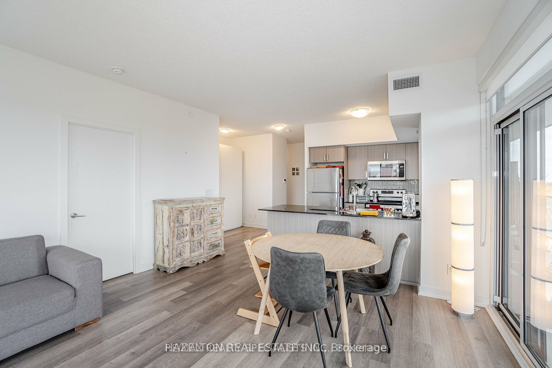 1603 Eglinton Avenue W 1304