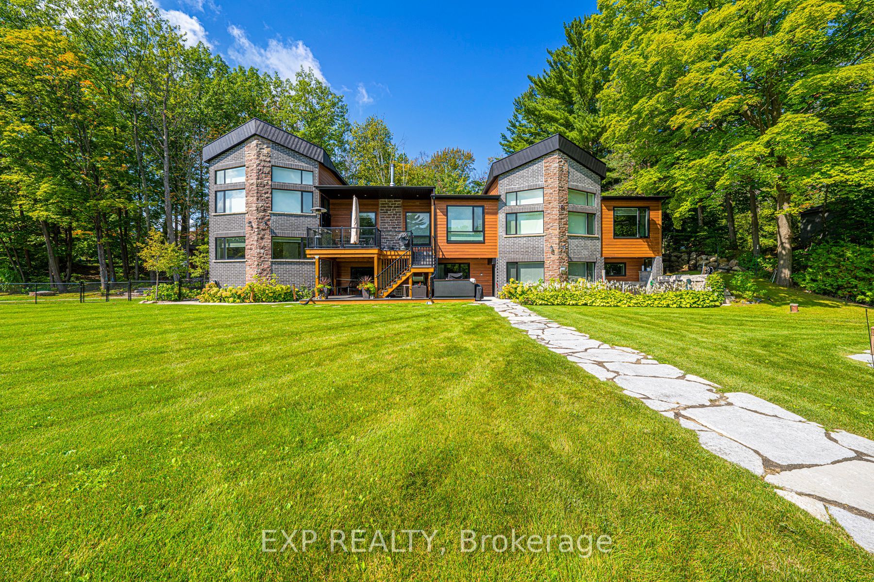 5 Birch Knoll Road