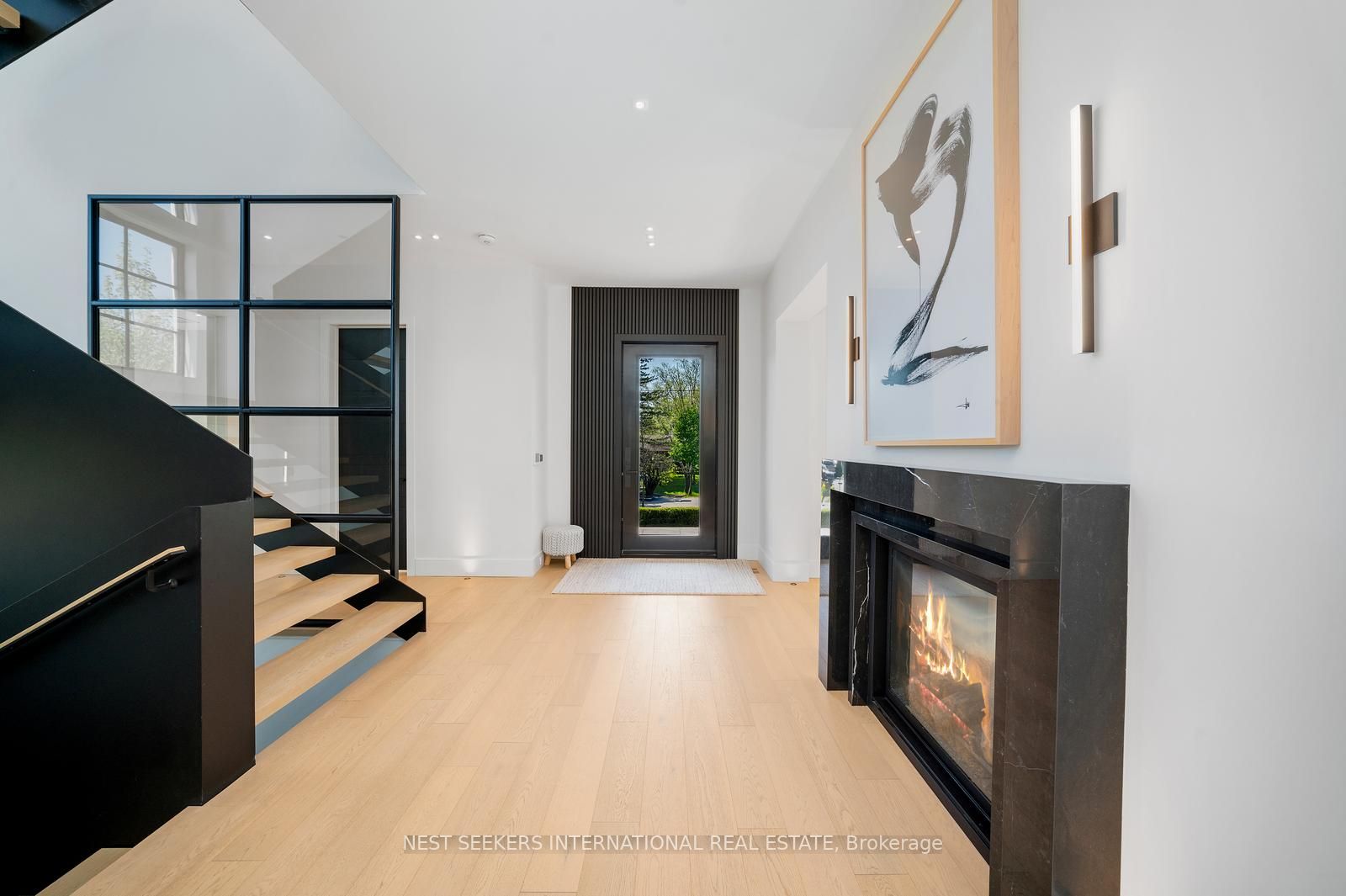 6 Forestave Crescent