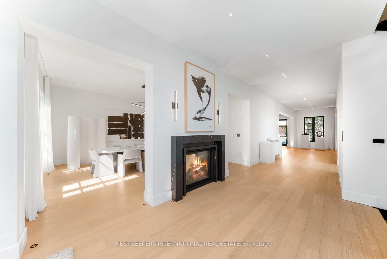 6 Forestave Crescent