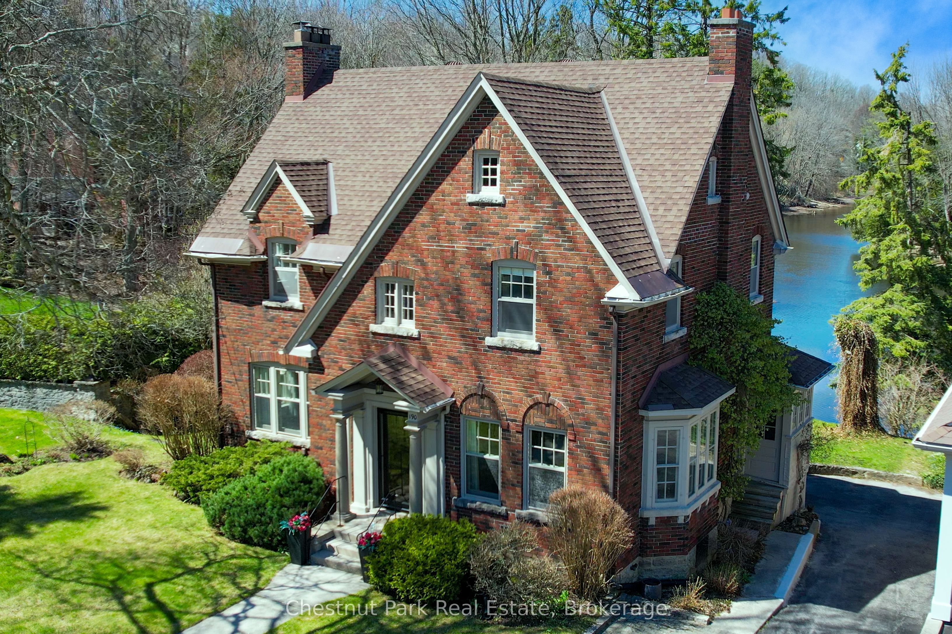190 4th Street W