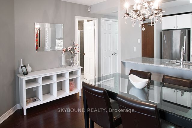 2287 Lake Shore Boulevard W 505