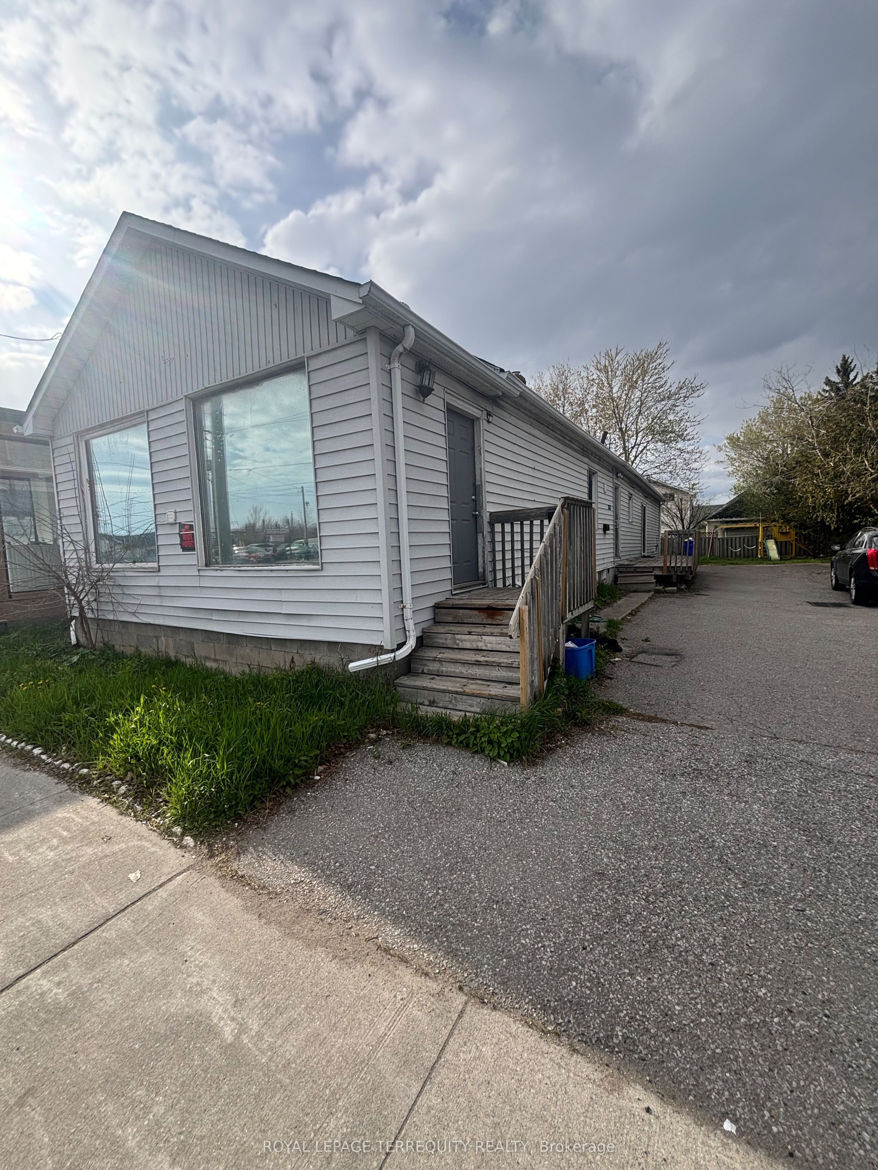 252 Bloor Street E
