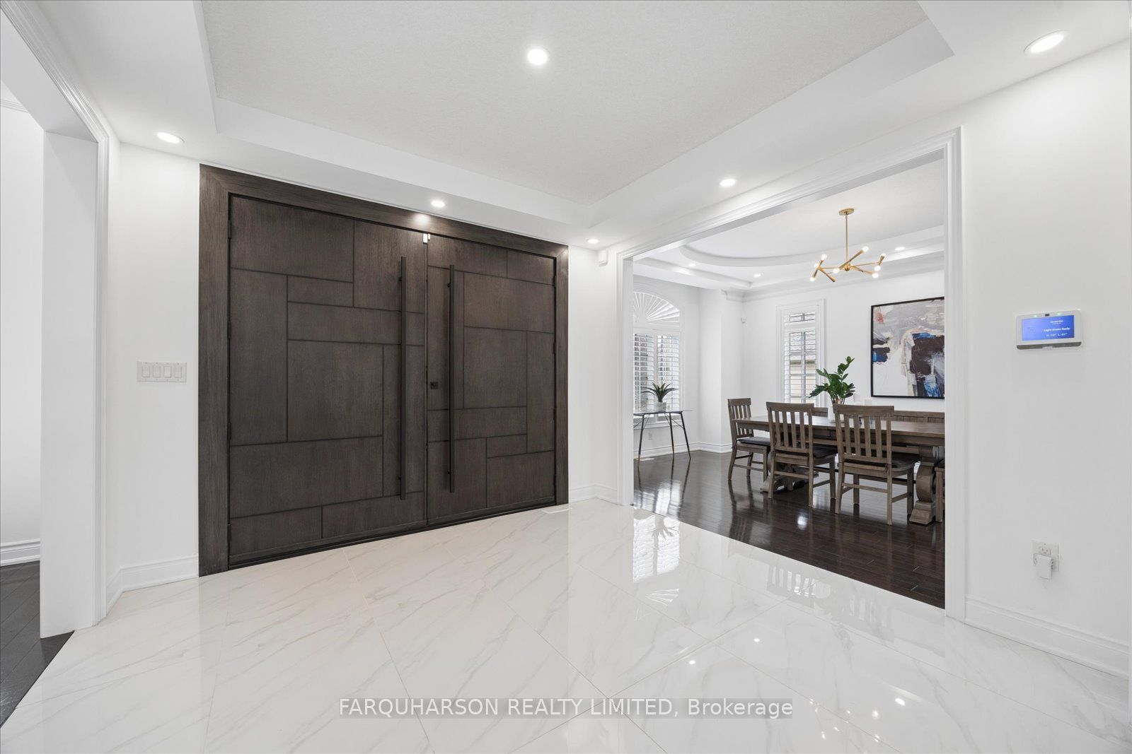 21 Country Club Crescent