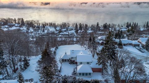 150 Collingwood Street Barrie ON L4M 5M3