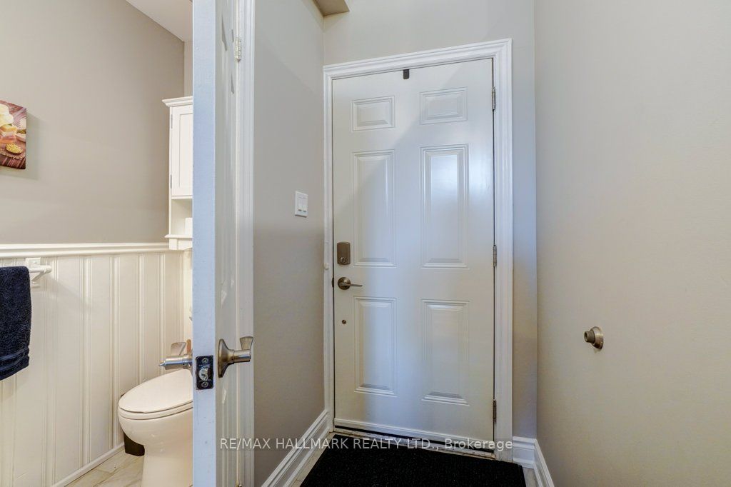 321 Blackthorn Street 40