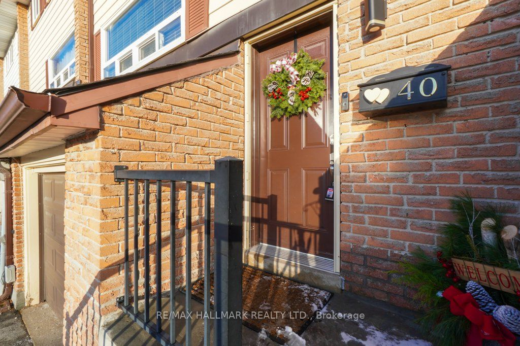 321 Blackthorn Street 40