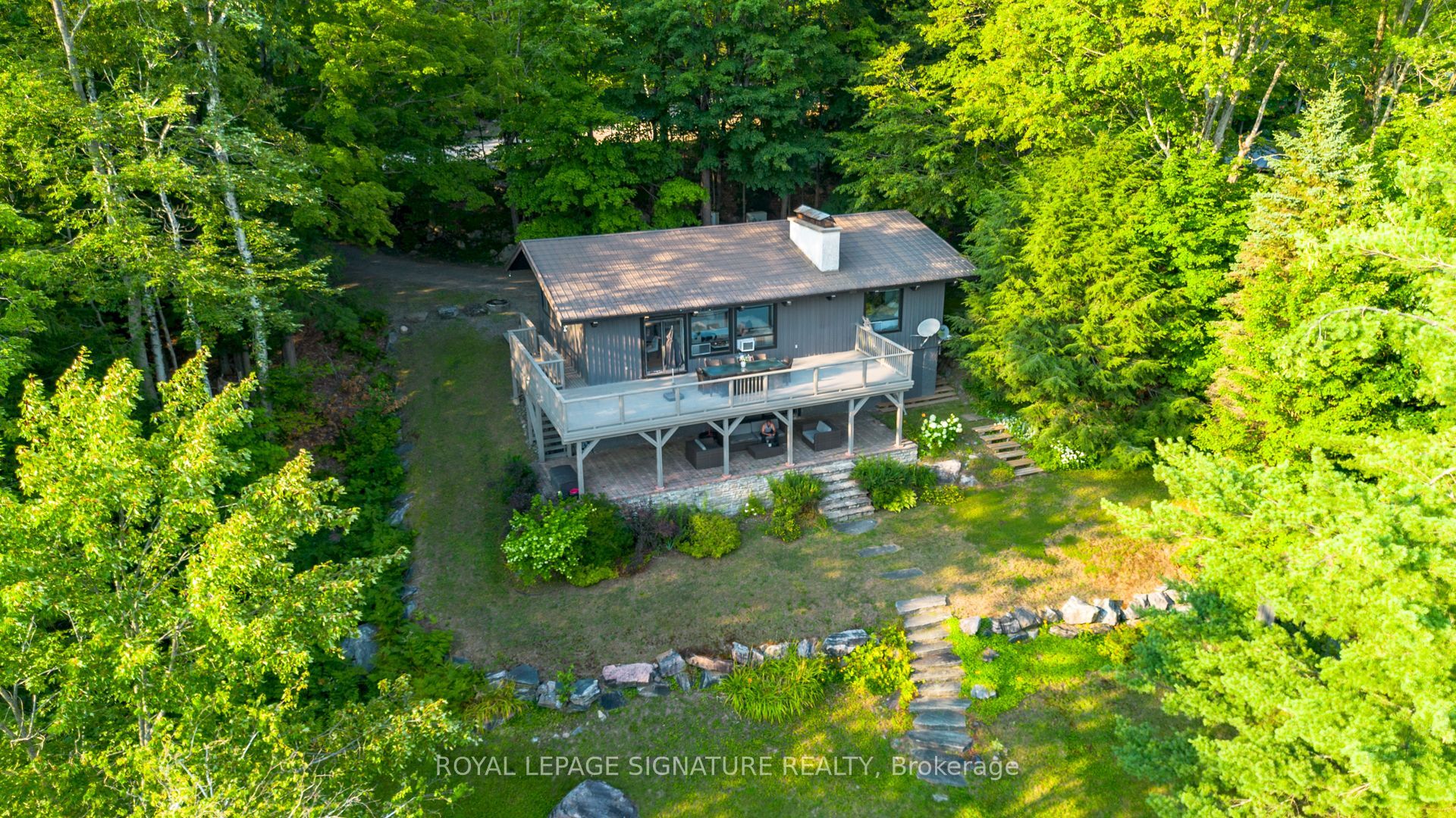 1216 Hamills Point Road