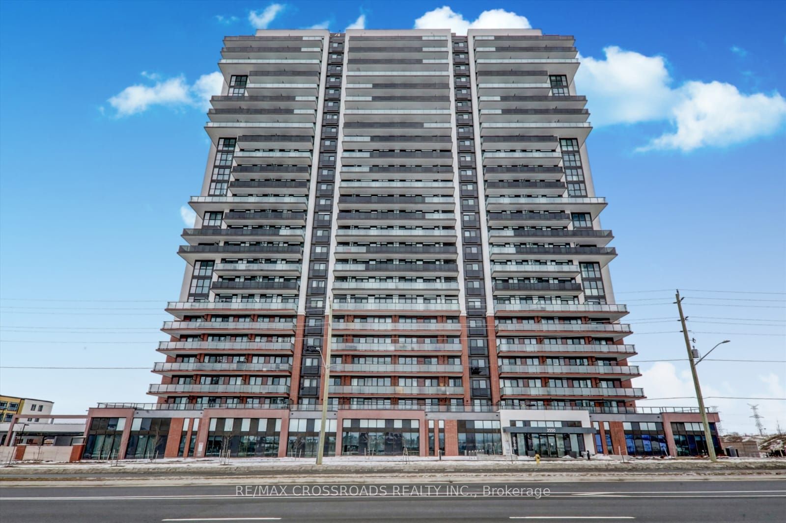 2550 Simcoe Street N 1021