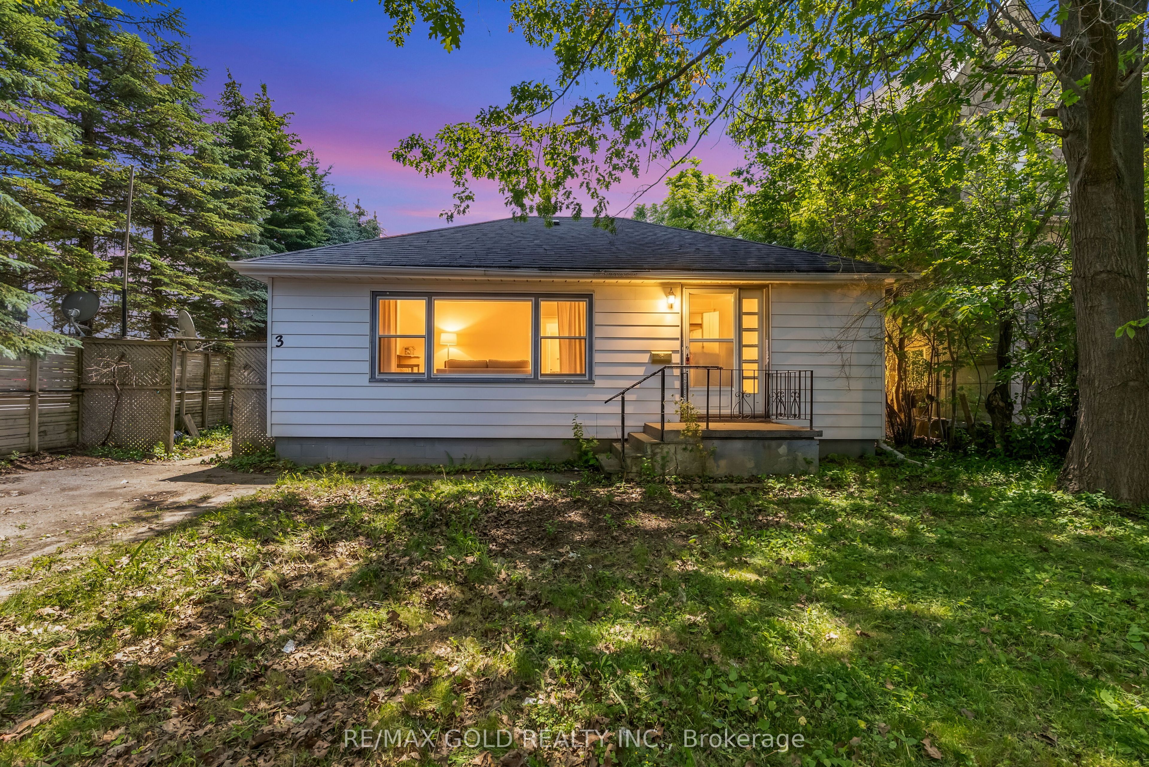 3 Aubrey Avenue