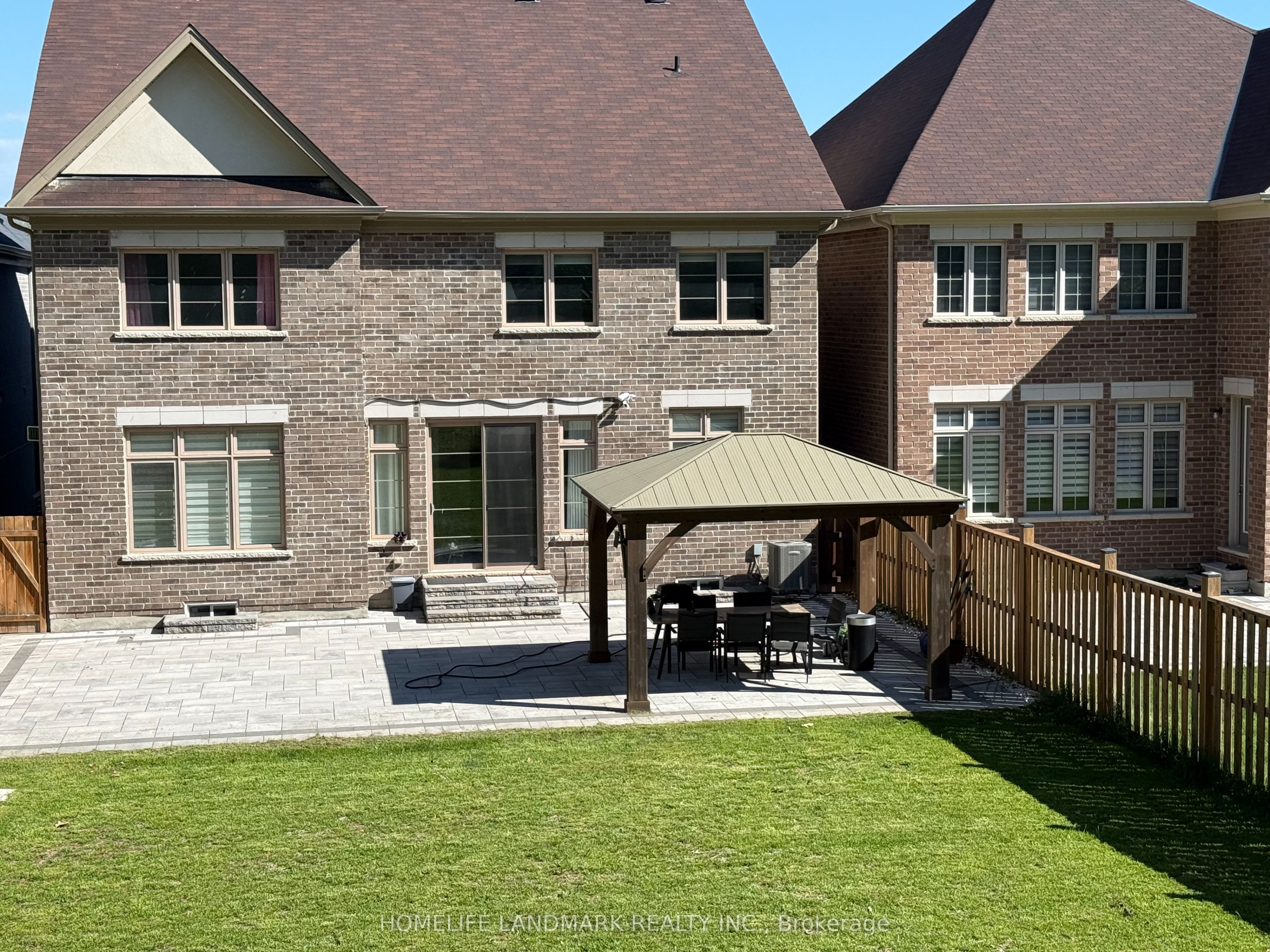 46 Forest Edge Crescent