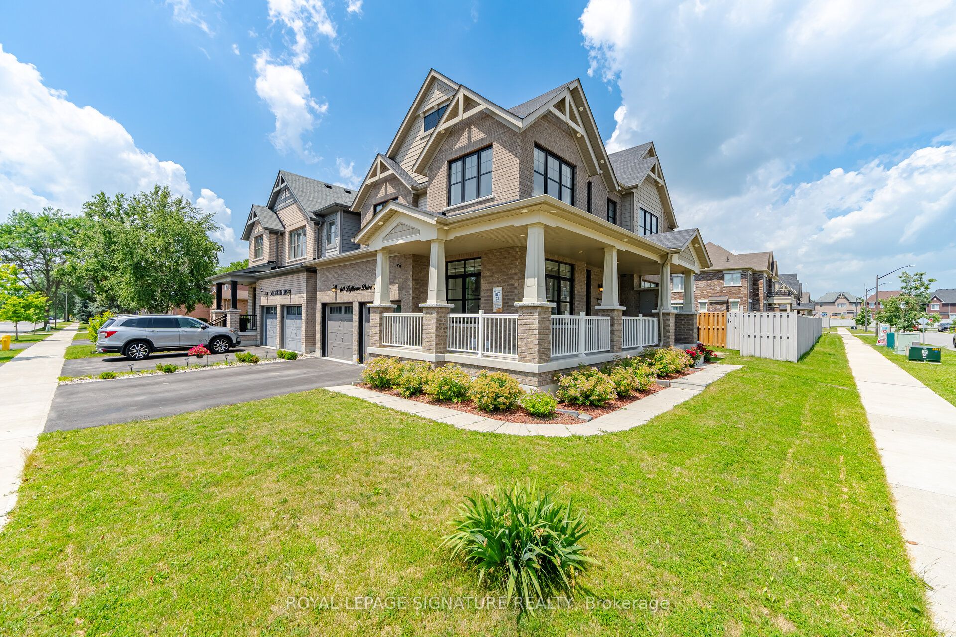 60 Lofthouse Drive