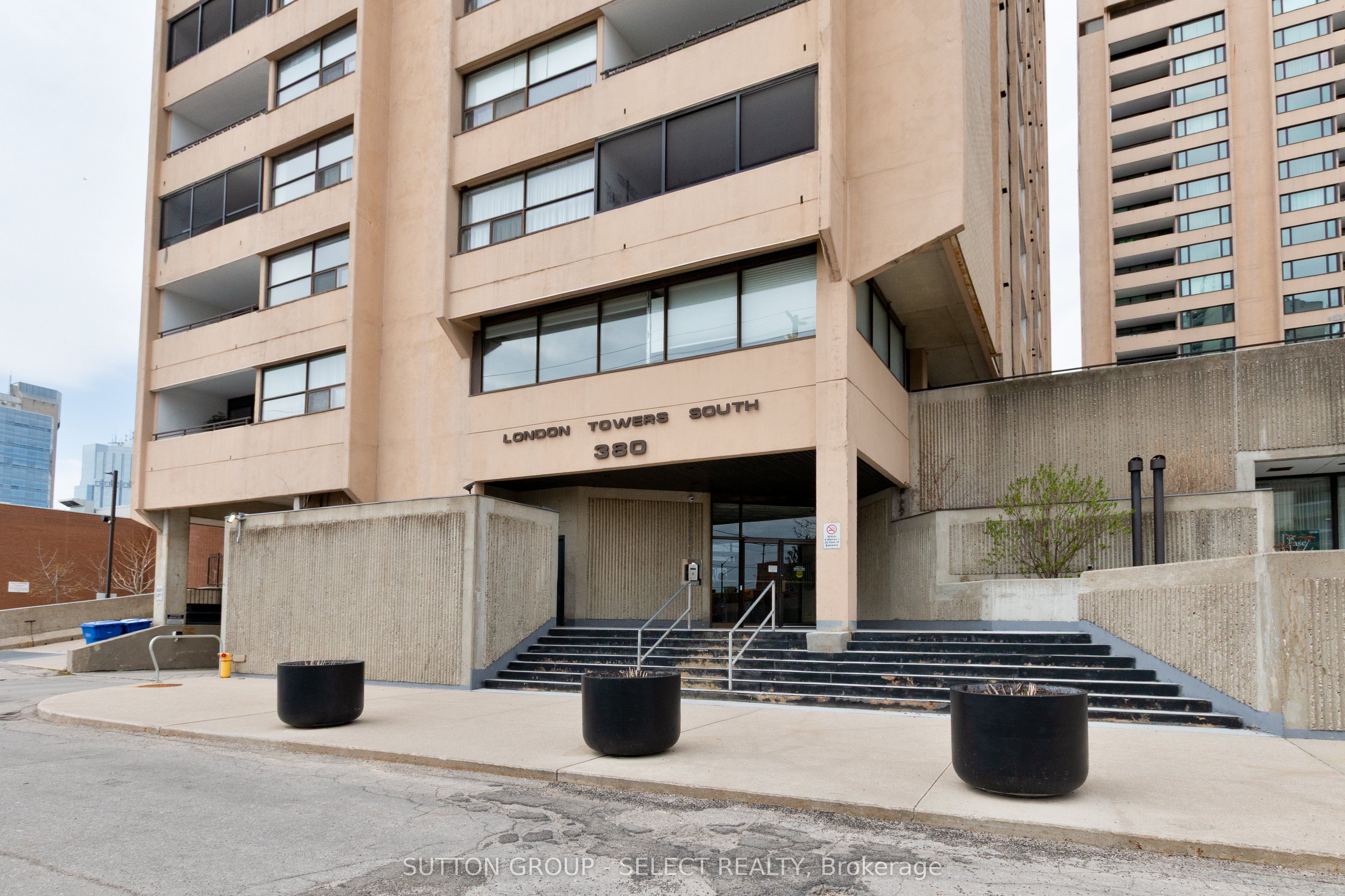 380 King Street 1207