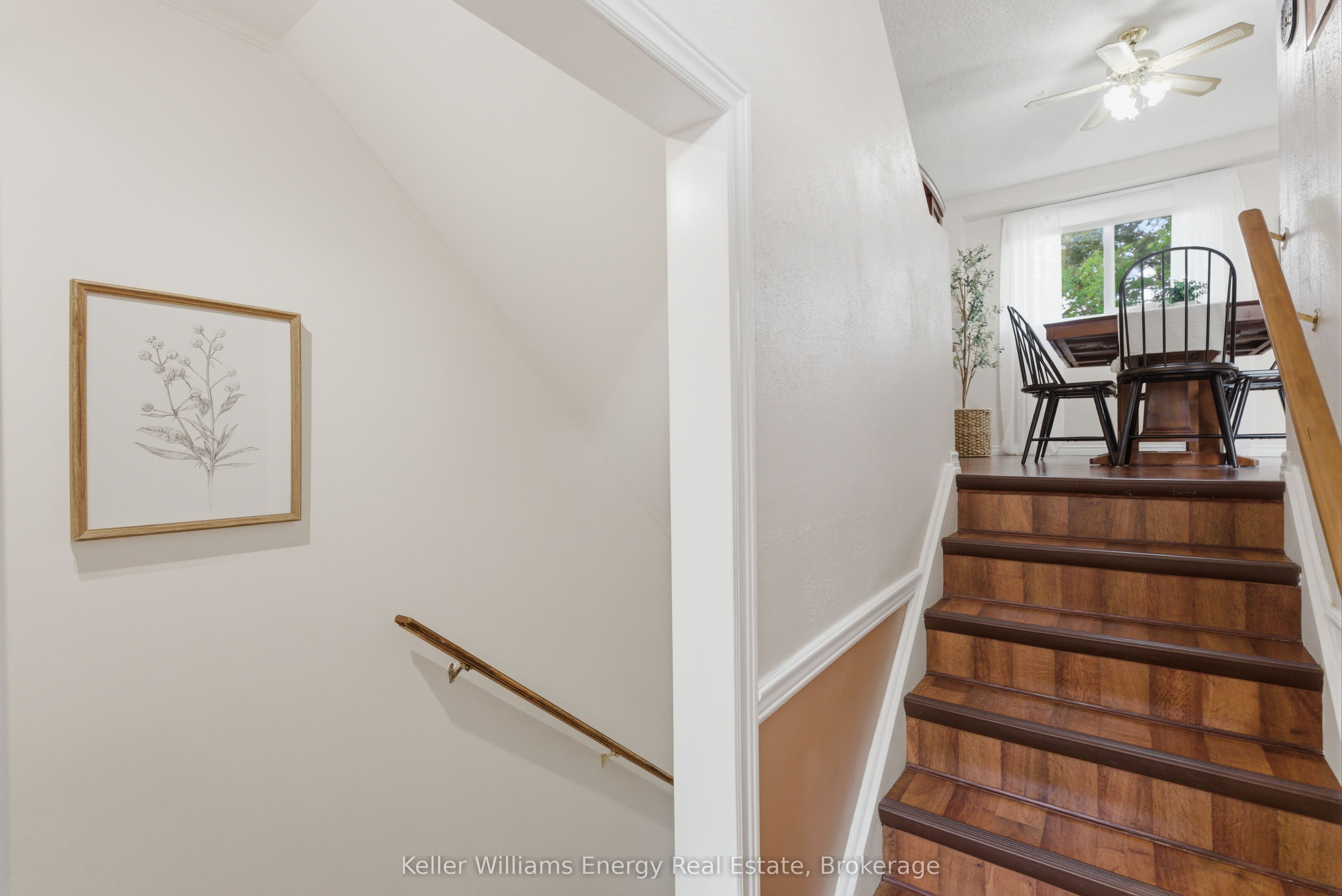320 Blackthorn Street 12