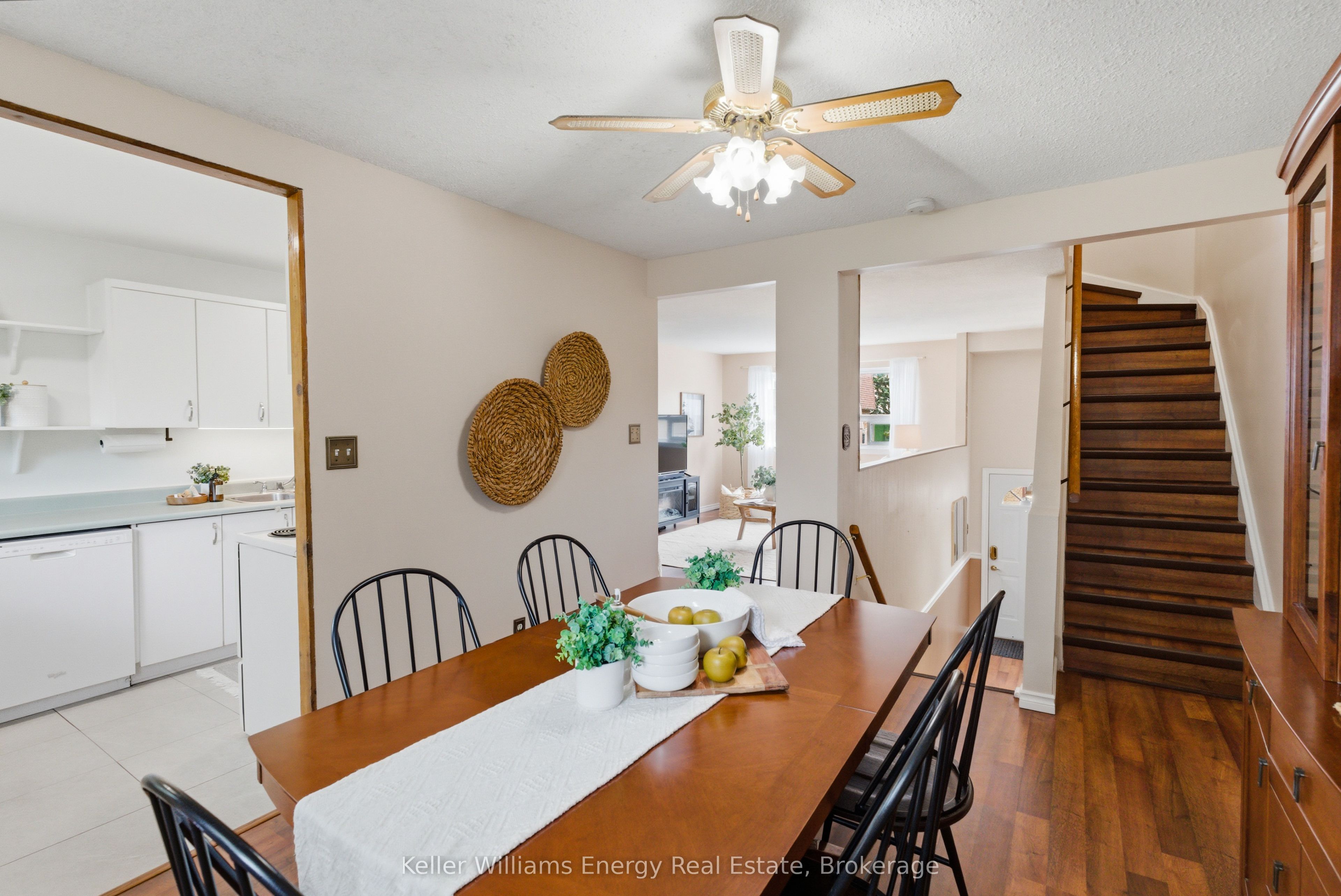 320 Blackthorn Street 12