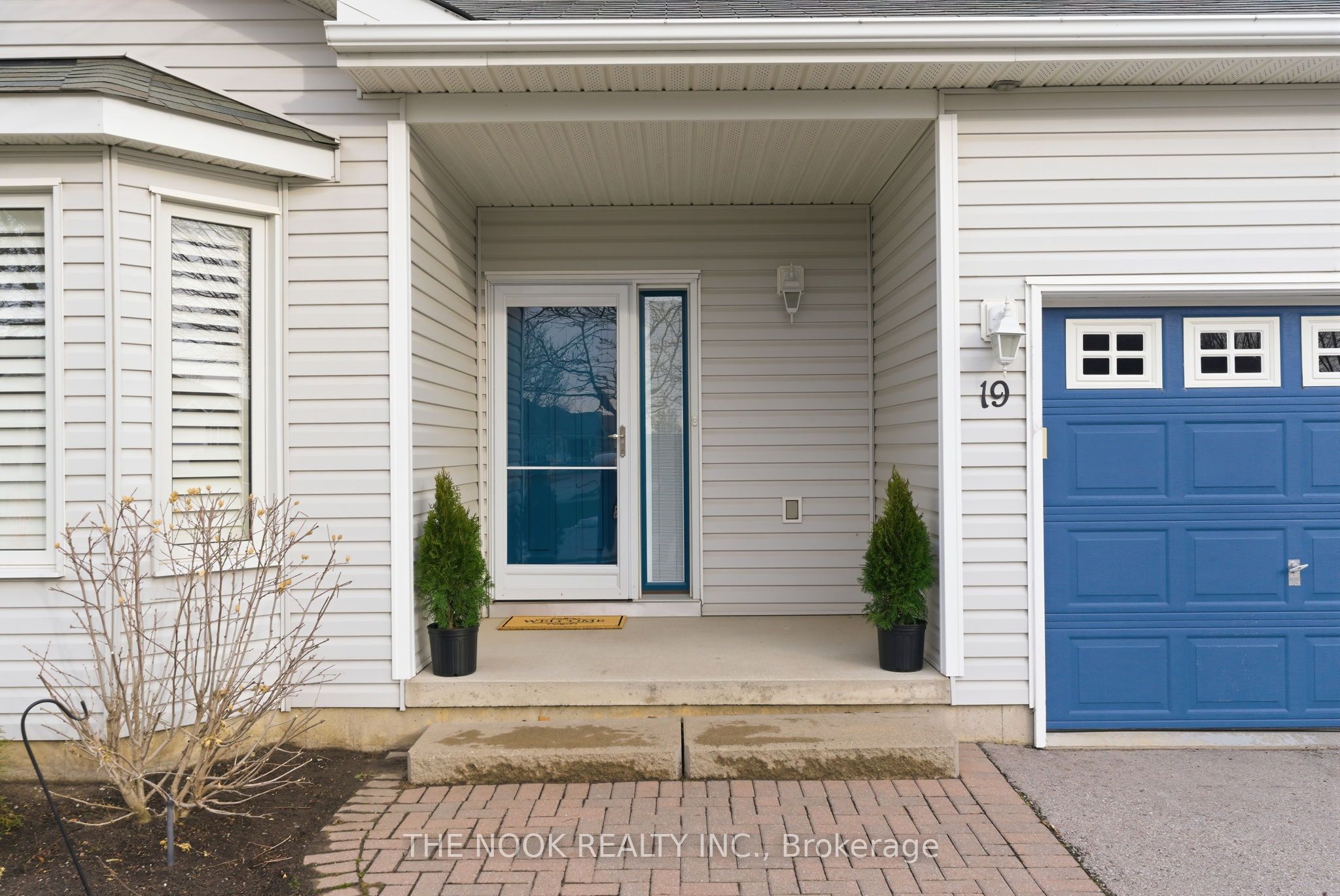 19 Heatherelea Drive E