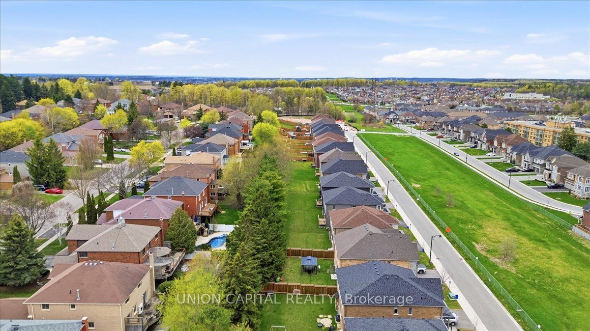 75 Bethpage Crescent