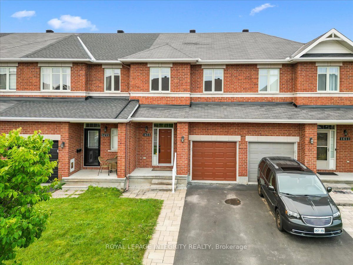 1433 Comfrey Crescent