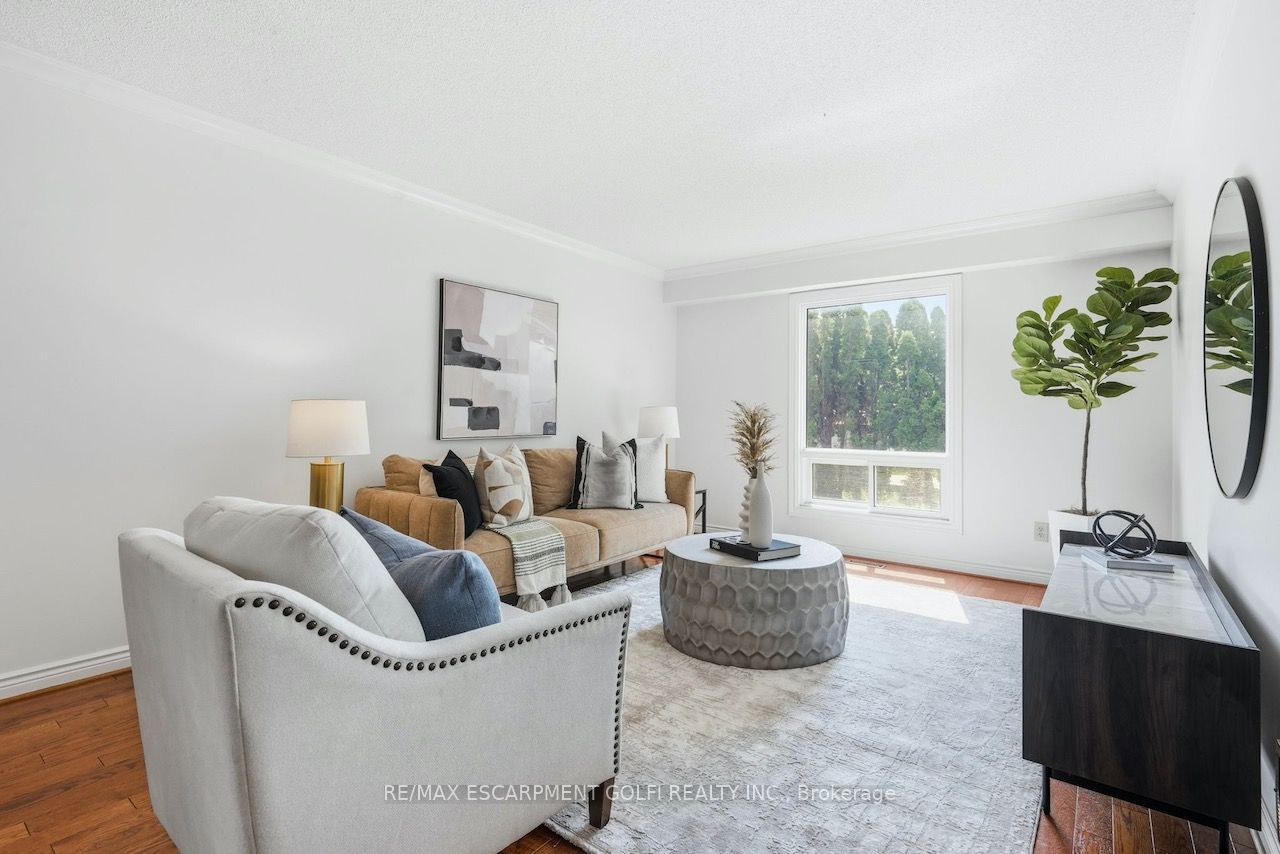 12 Sumner Crescent