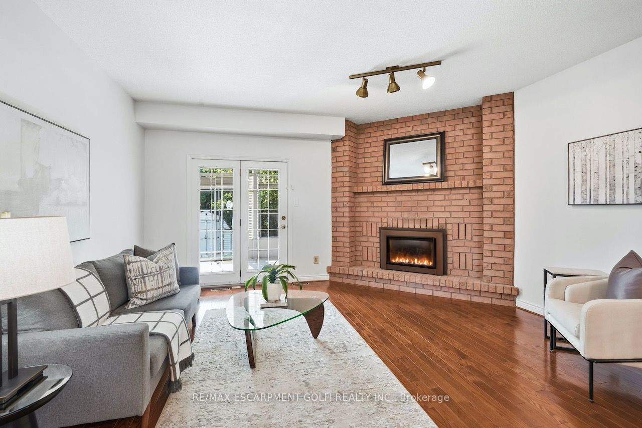 12 Sumner Crescent