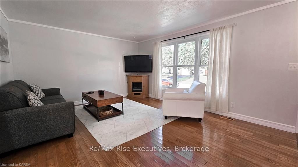 2 DEERFIELD Street