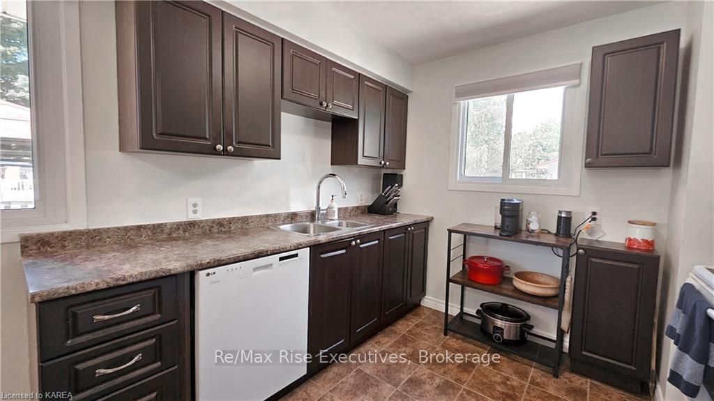 2 DEERFIELD Street